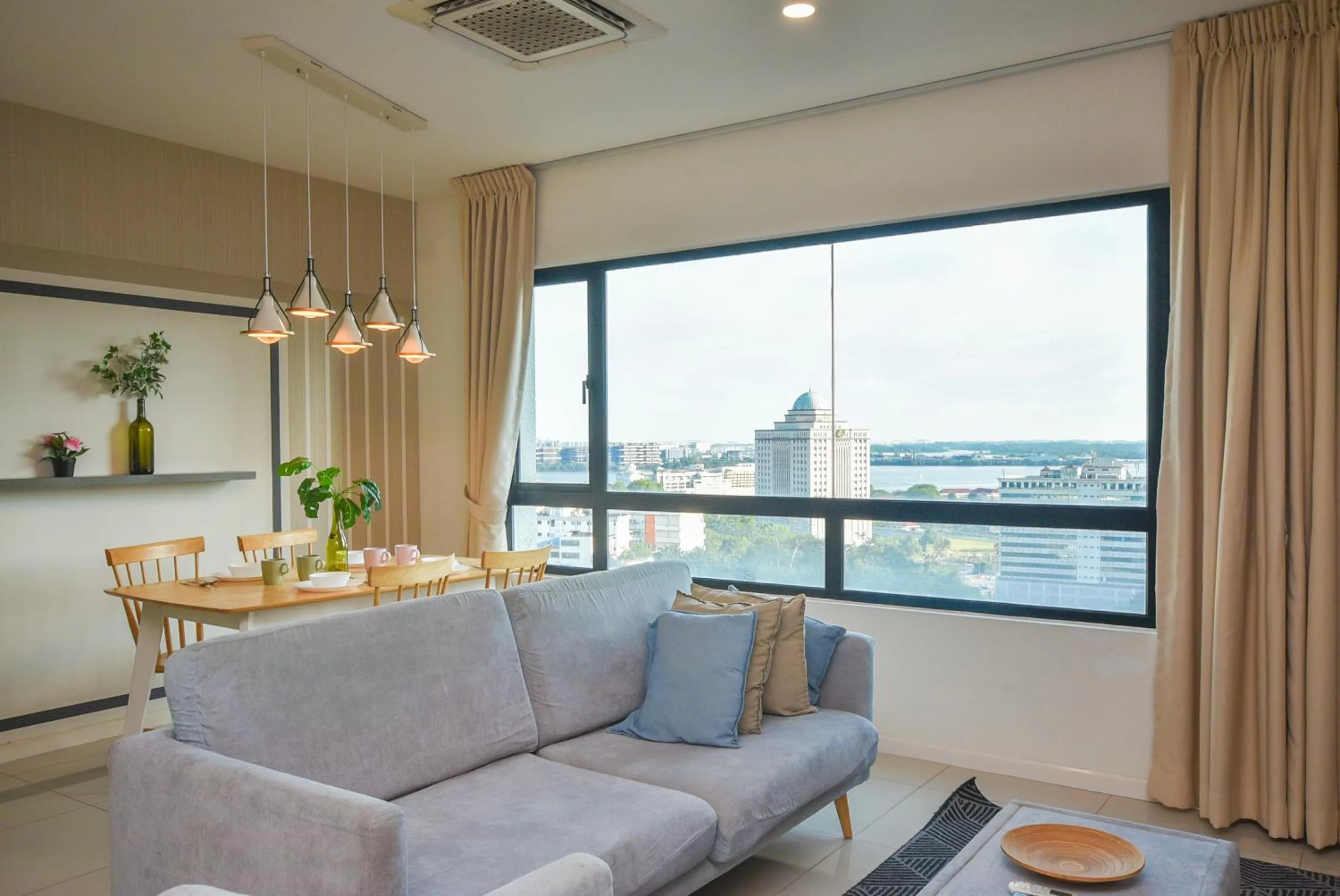 Suasana Residence by Nest Home