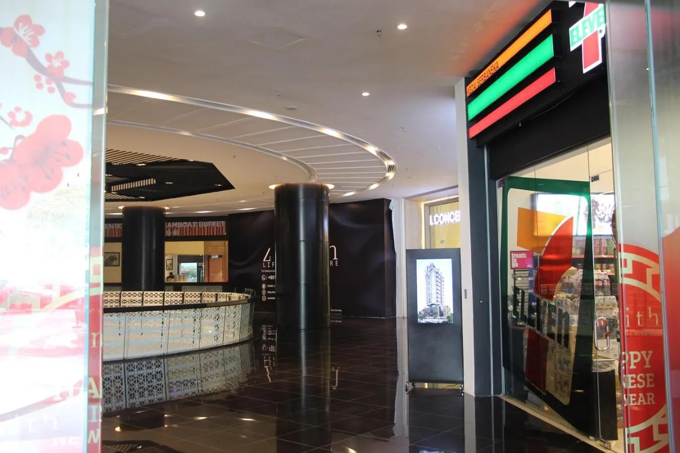 Supermarket/grocery shop in Suasana Residence by Nest Home