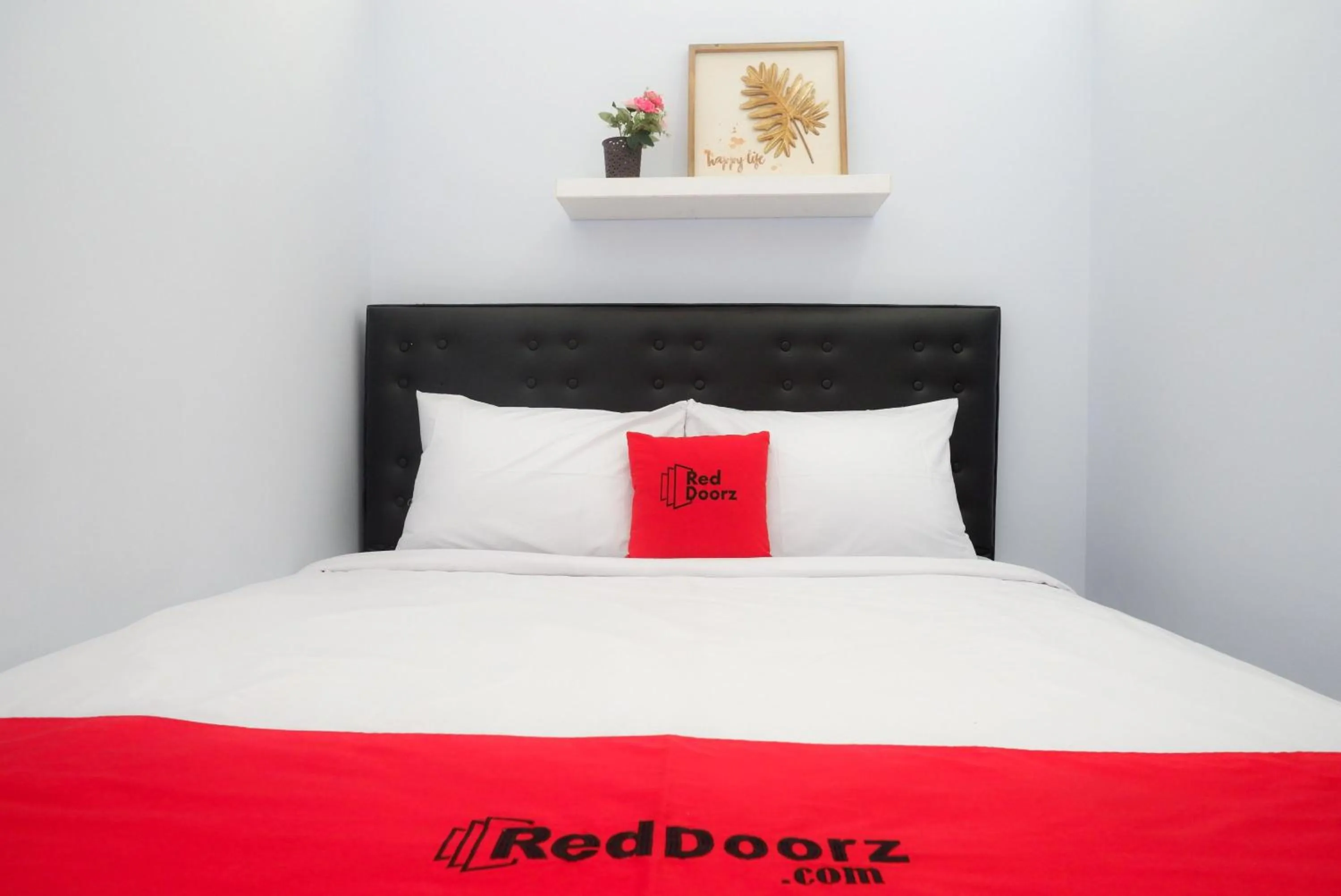 Bedroom, Bed in RedDoorz near Bandara Ahmad Yani Semarang