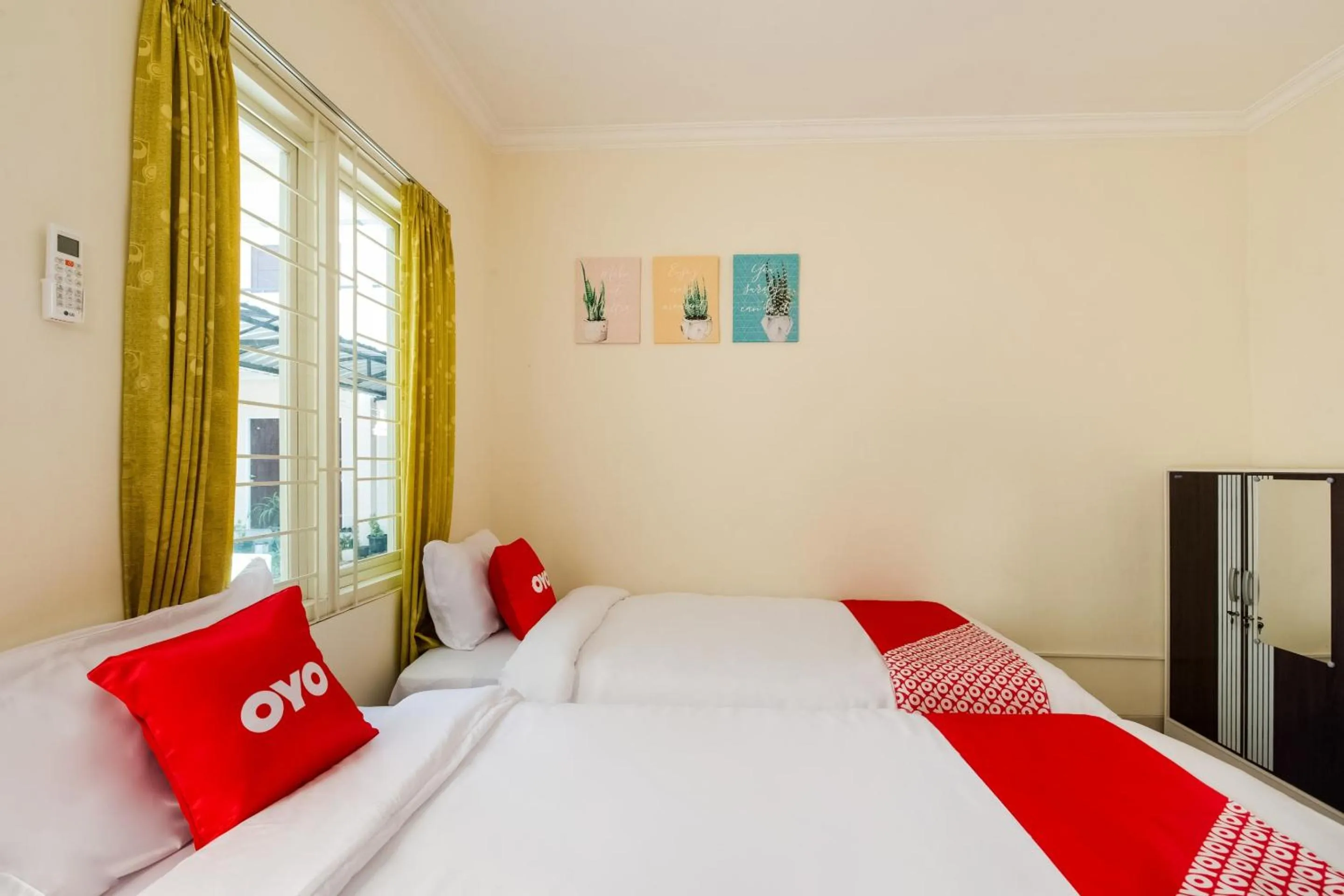 Bedroom in OYO Life 3398 Griya RM 19 Syariah