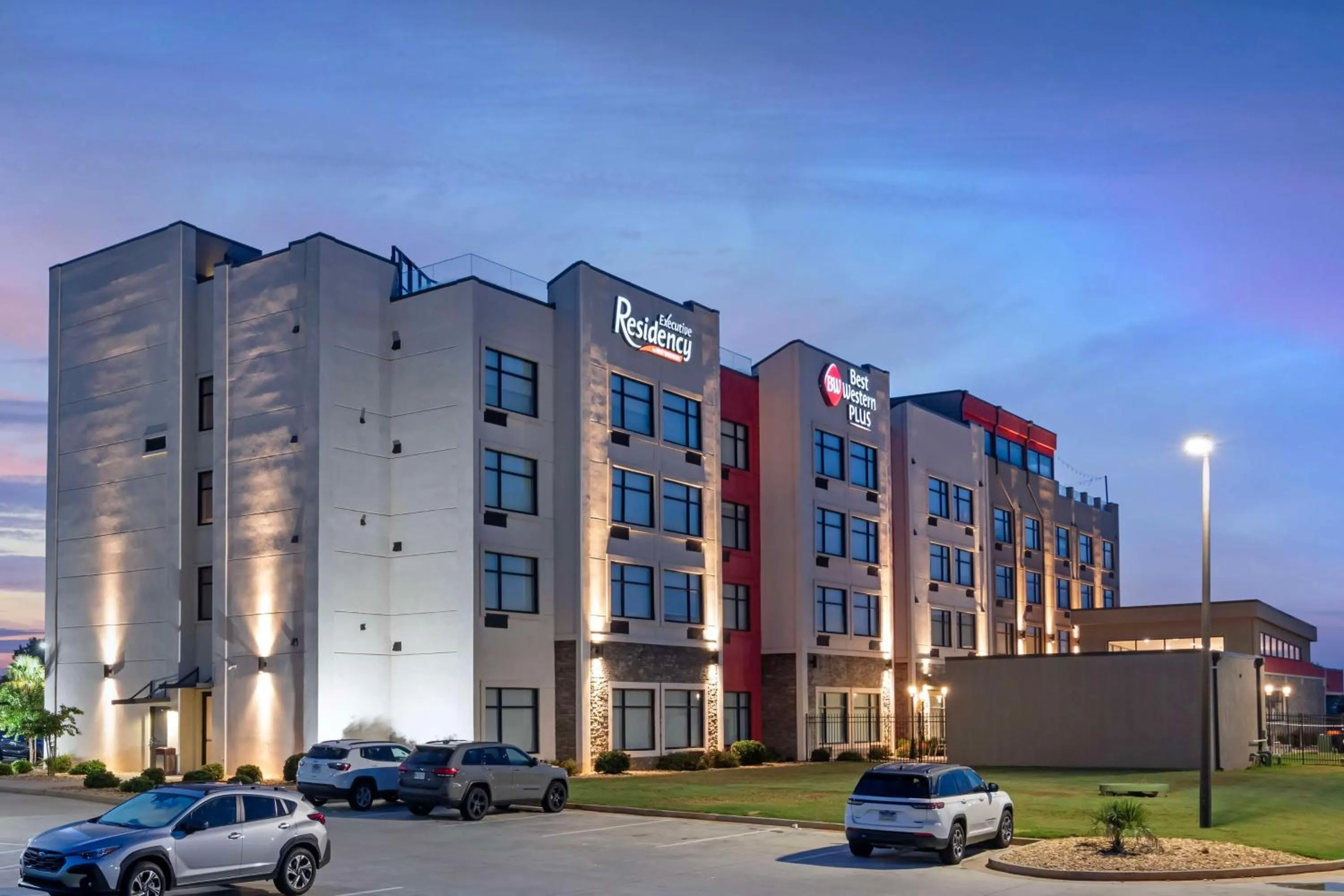 Property building in Best Western Plus Executive Residency Rigby's Water World Hotel