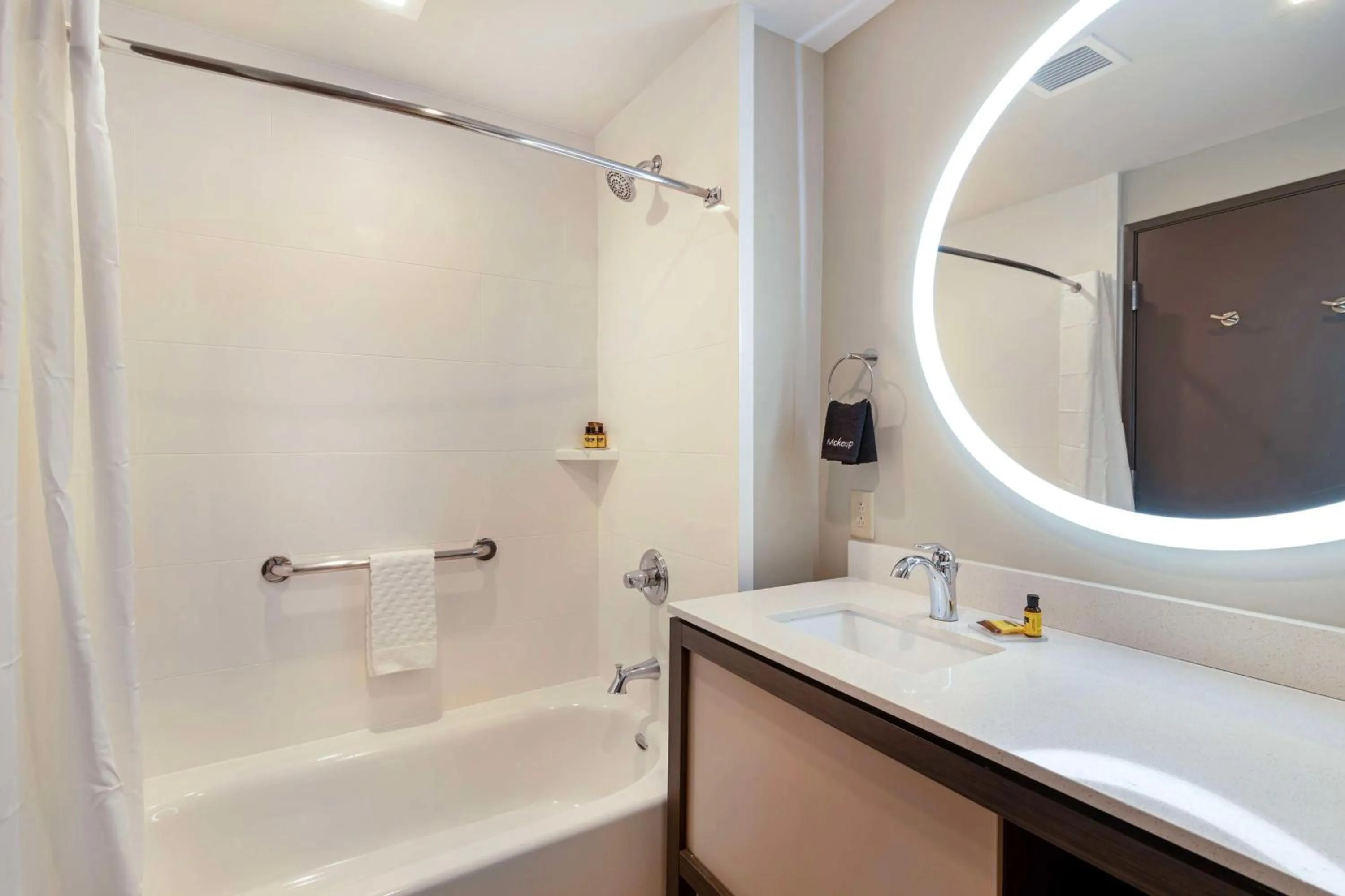 Bathroom in Best Western Plus Executive Residency Rigby's Water World Hotel