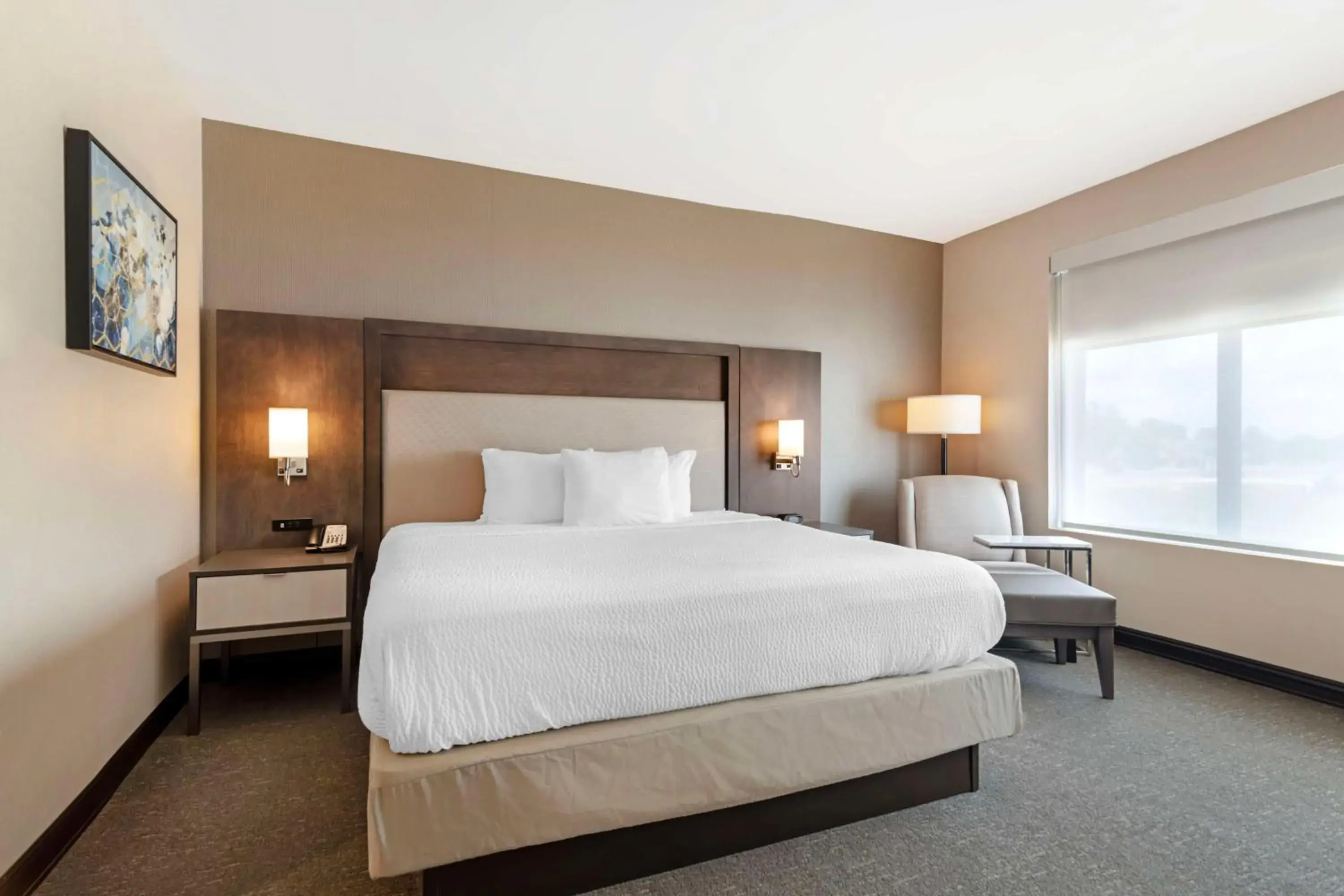 King Room with Shower Only in Best Western Plus Executive Residency Rigby's Water World Hotel King Room with Shower Only in Best Western Plus Executive Residency Rigby's Water World Hotel