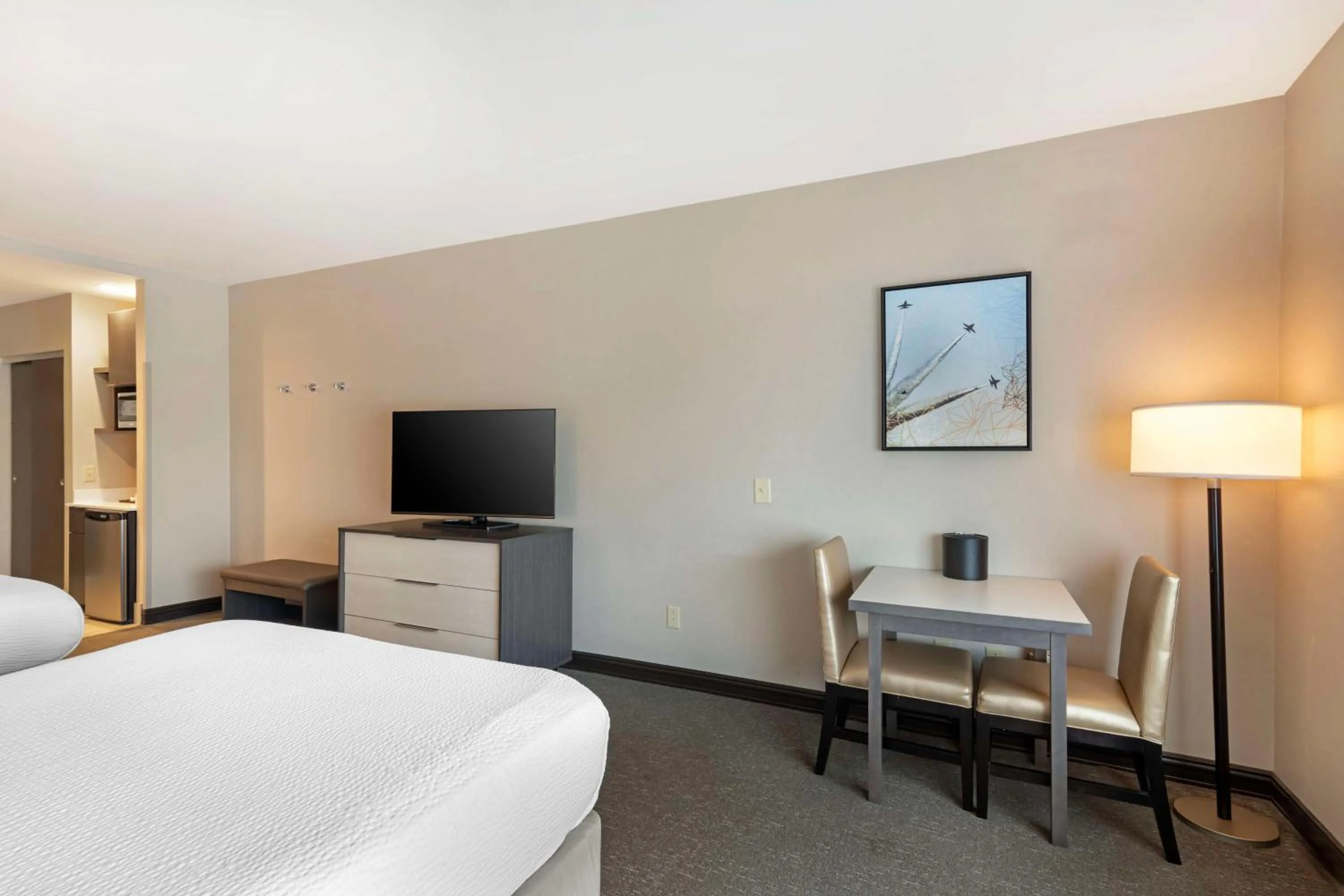 Bedroom, Bed in Best Western Plus Executive Residency Rigby's Water World Hotel