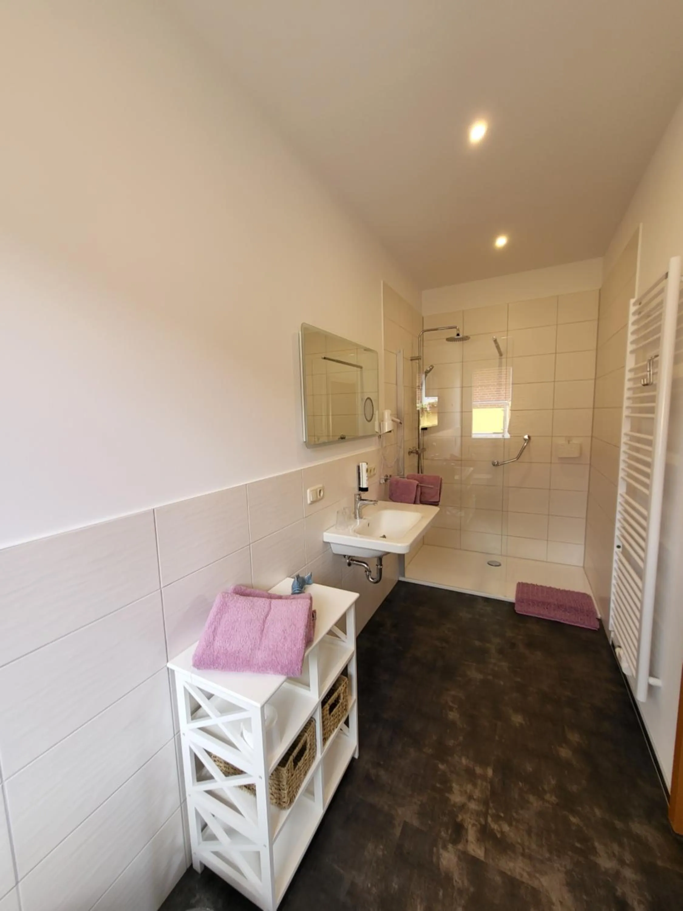 Bathroom, Bed in Haus Kim - Apartments