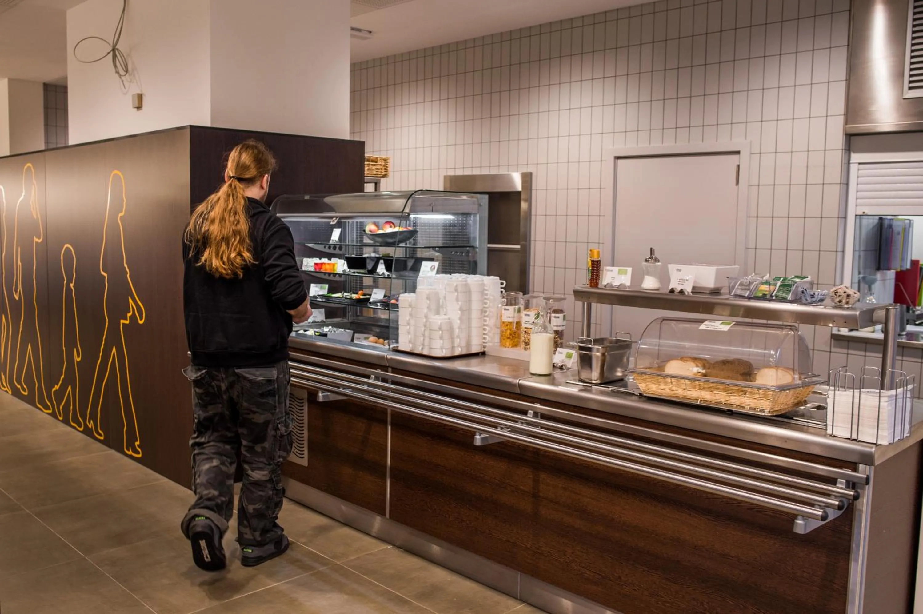 Restaurant/places to eat in HI Brussels Generation Europe Hostel