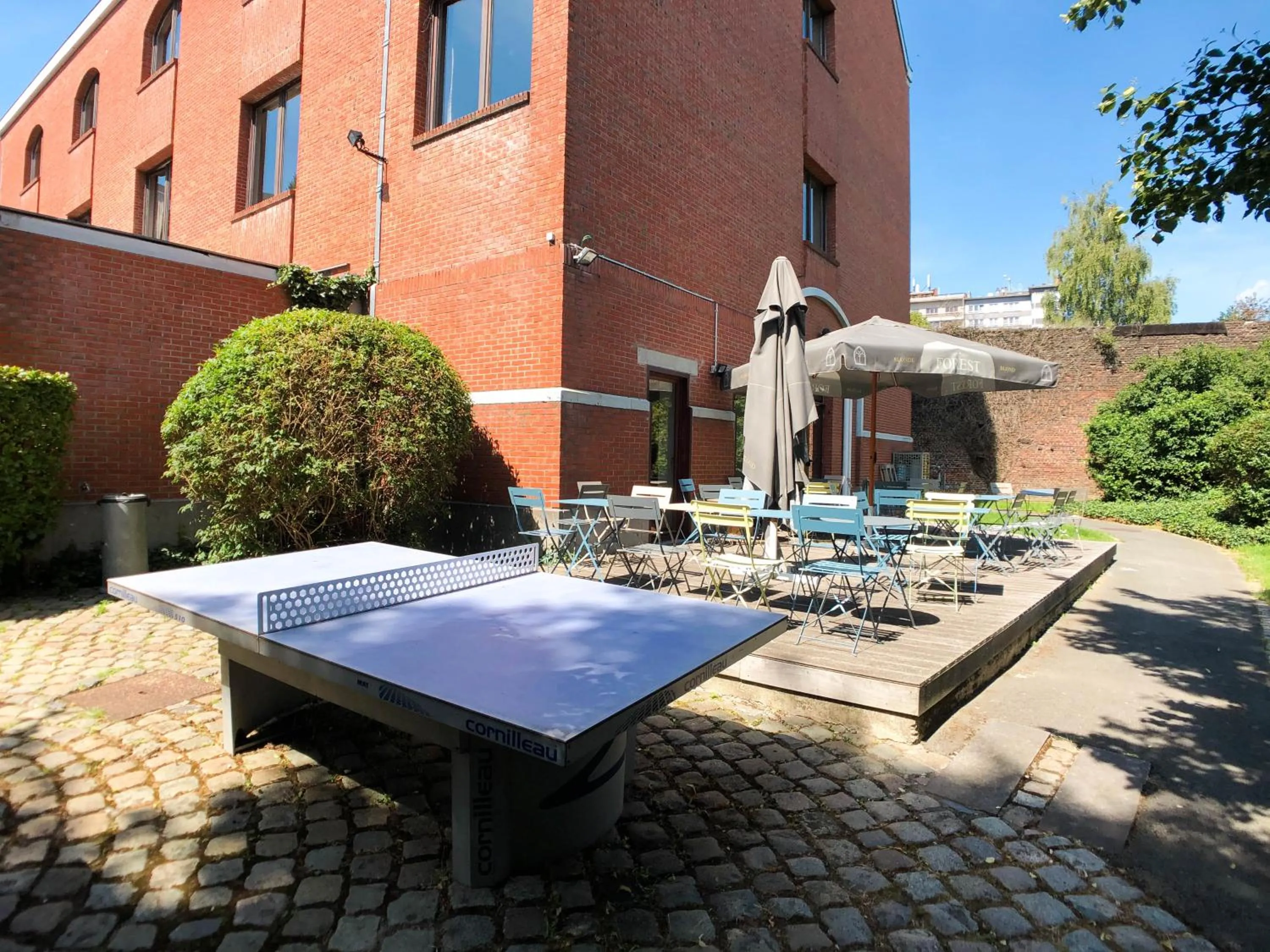 Patio in HI Brussels Generation Europe Hostel