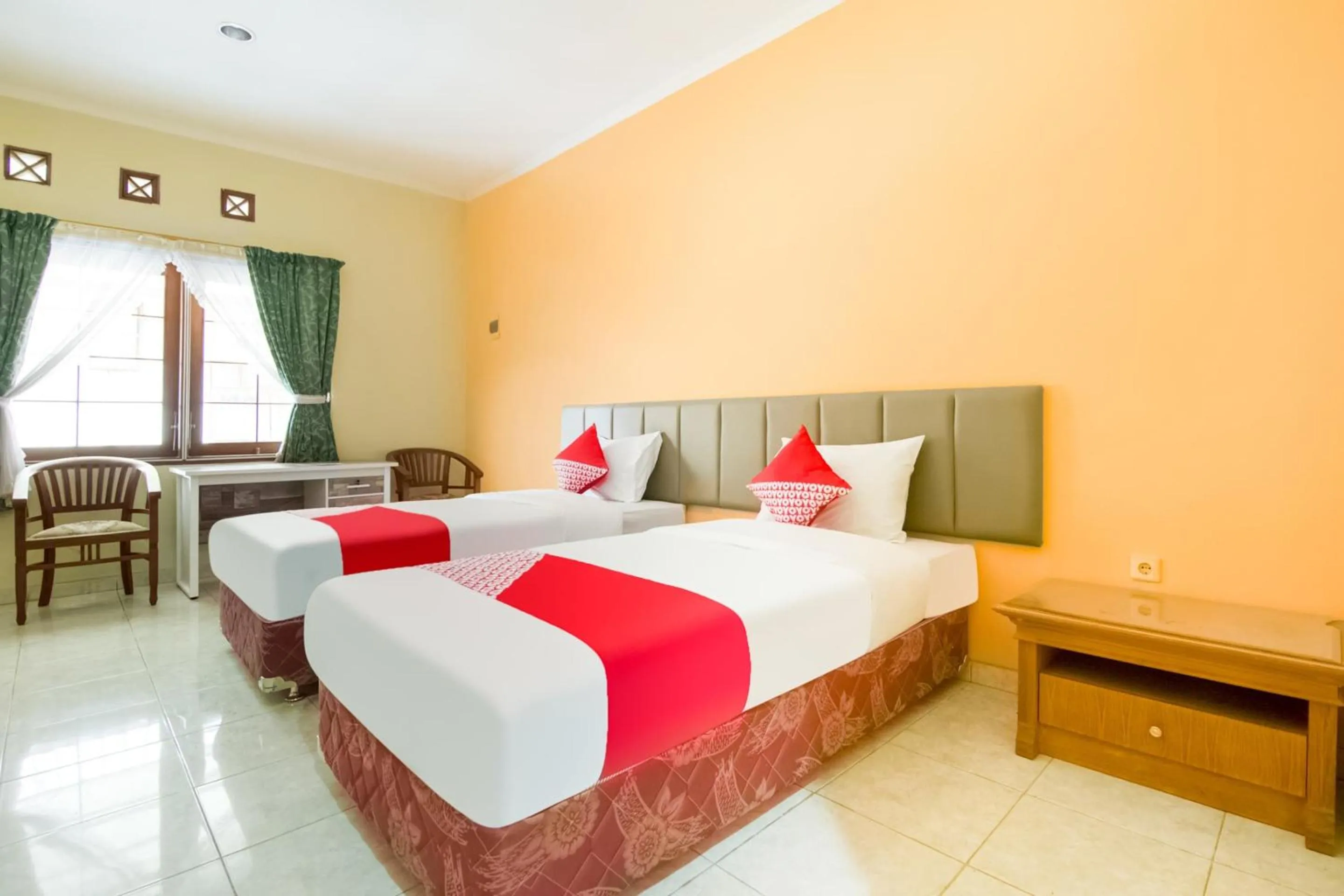 Bedroom, Bed in Wisma Langen Werdhasih