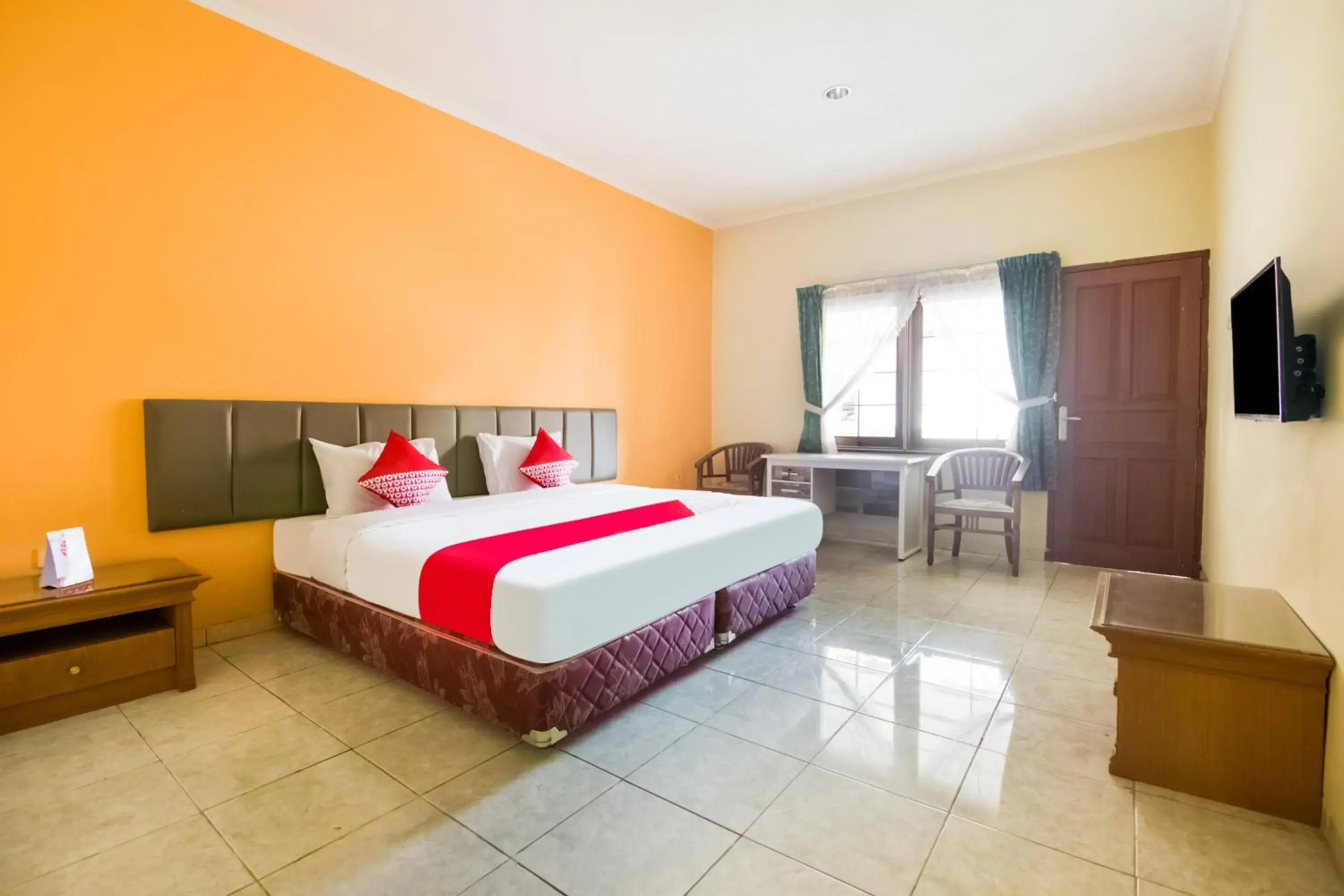 Deluxe Double Room in Wisma Langen Werdhasih Deluxe Double Room in Wisma Langen Werdhasih