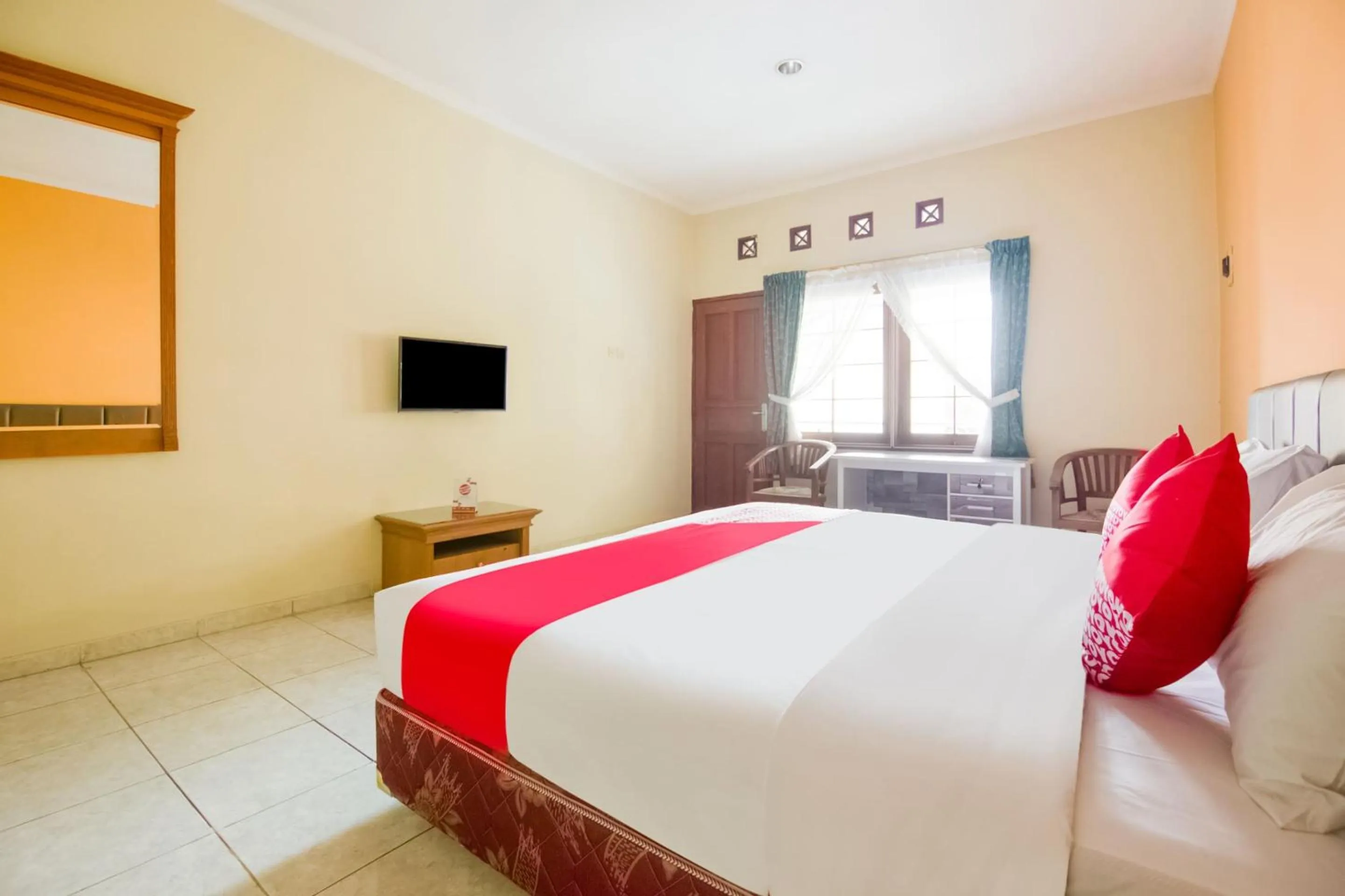 Bedroom, Bed in Wisma Langen Werdhasih