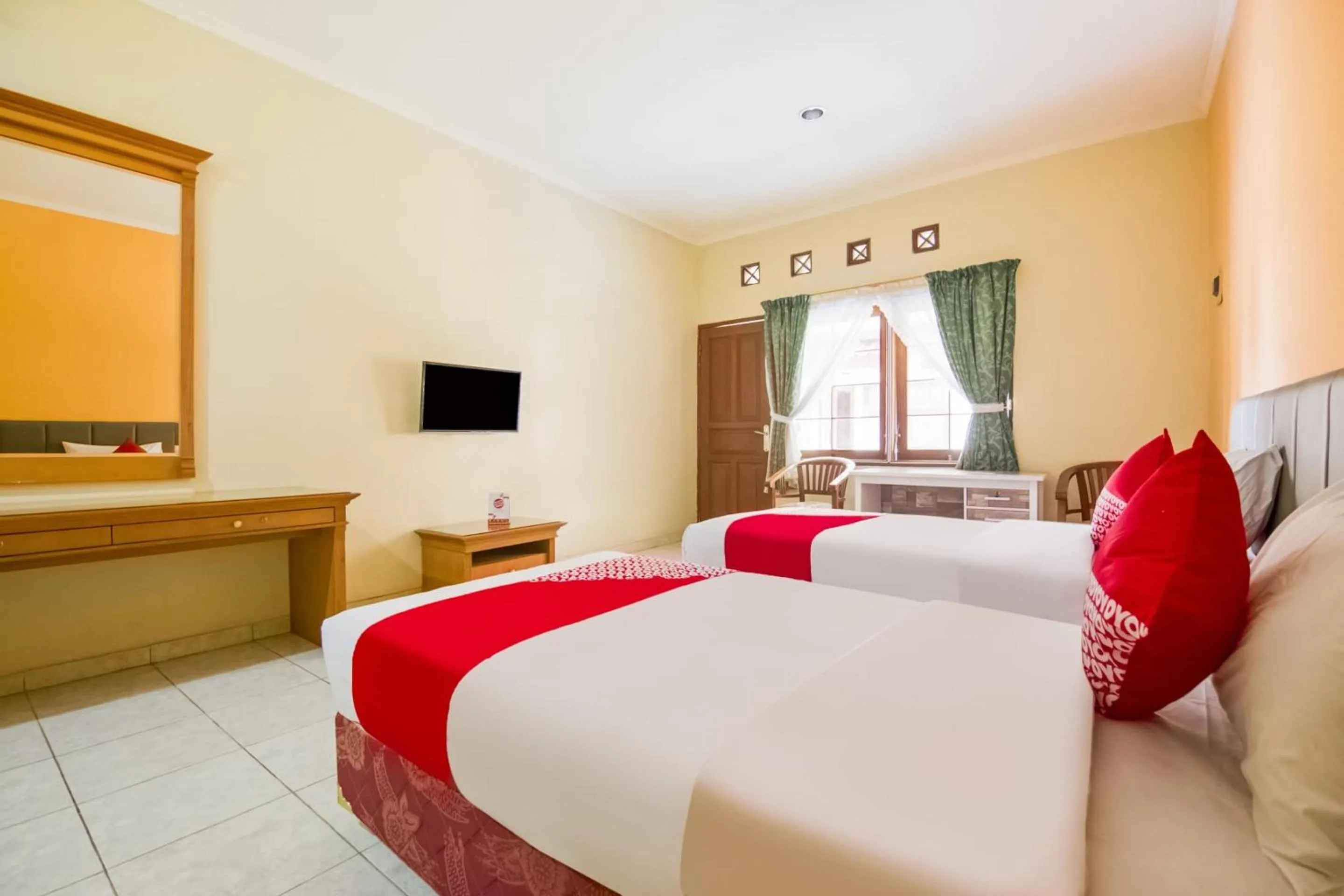 Bedroom, Bed in Wisma Langen Werdhasih