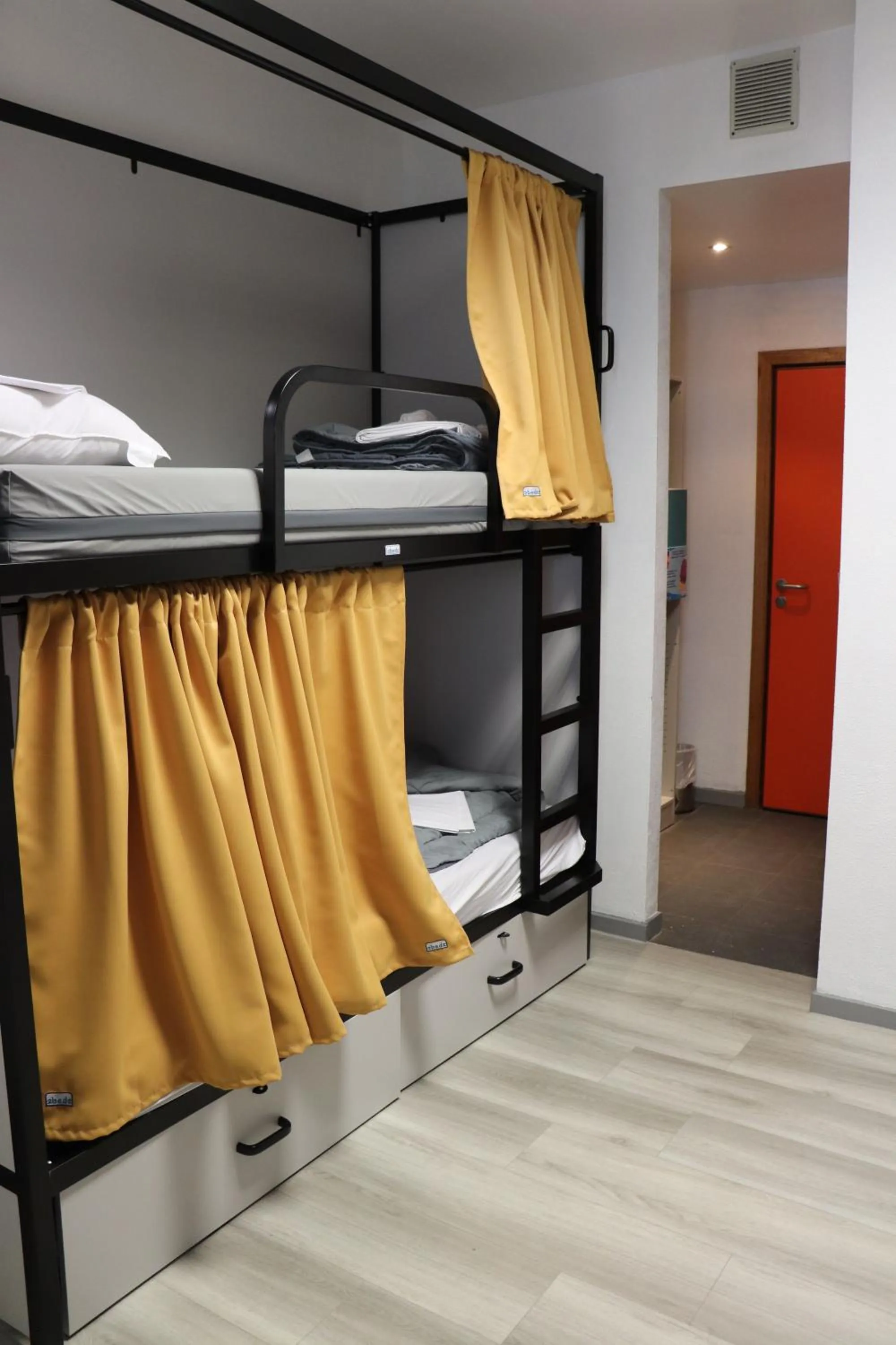 Bed in HI Brussels Jacques Brel Hostel