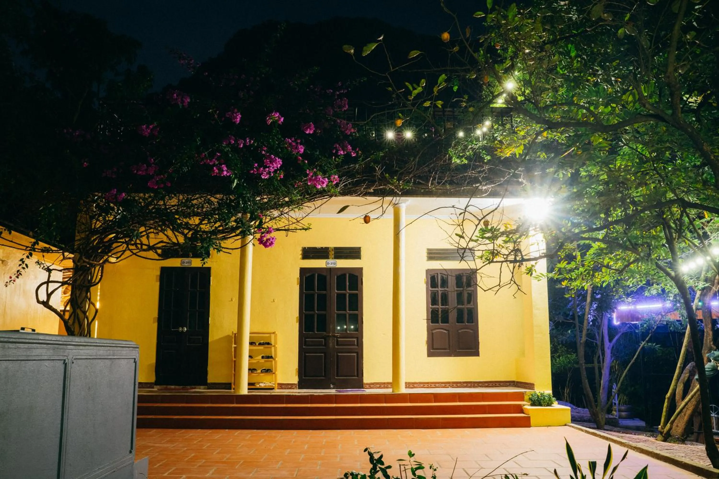 Property building in Trang An Freedom Hood