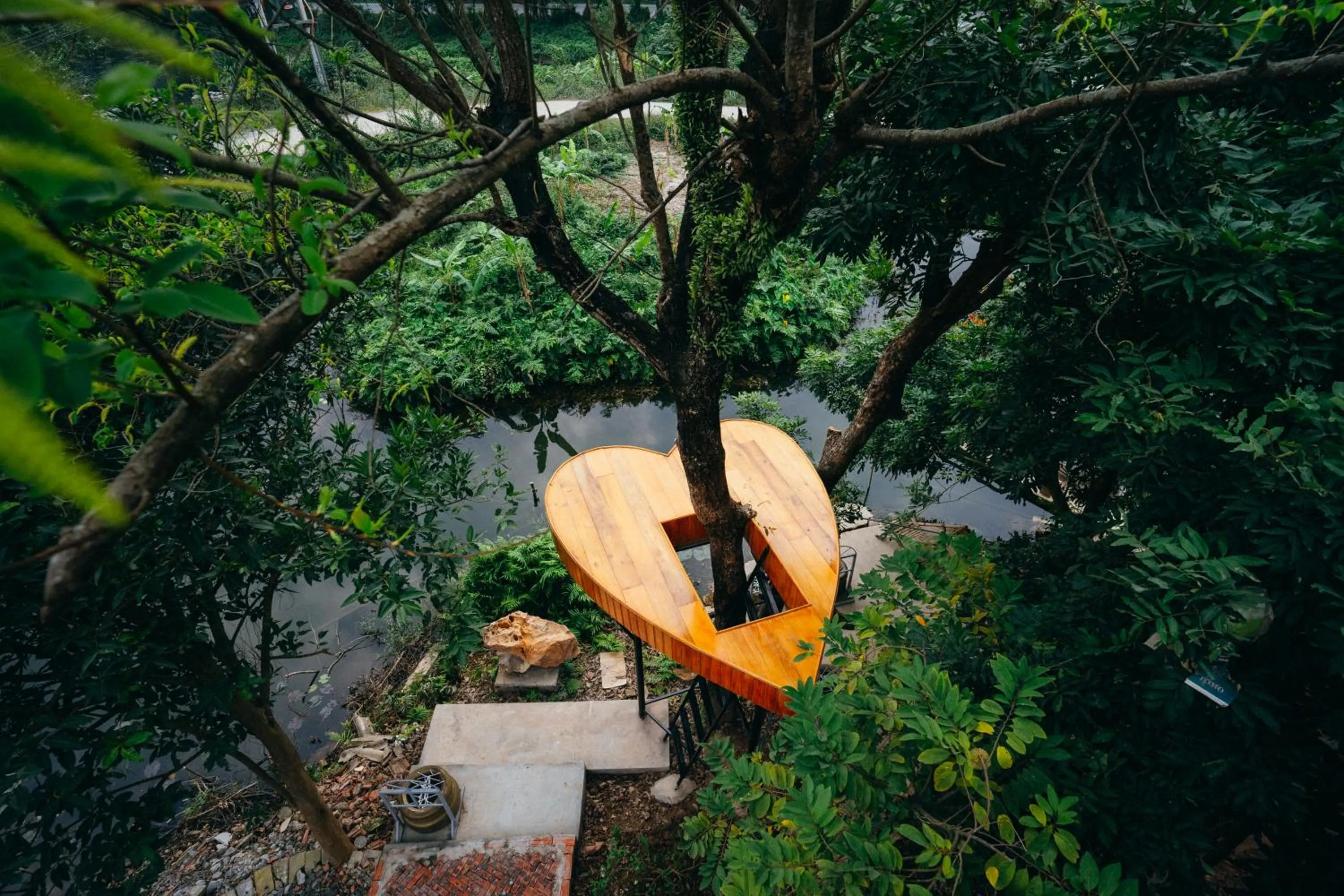 Garden in Trang An Freedom Hood