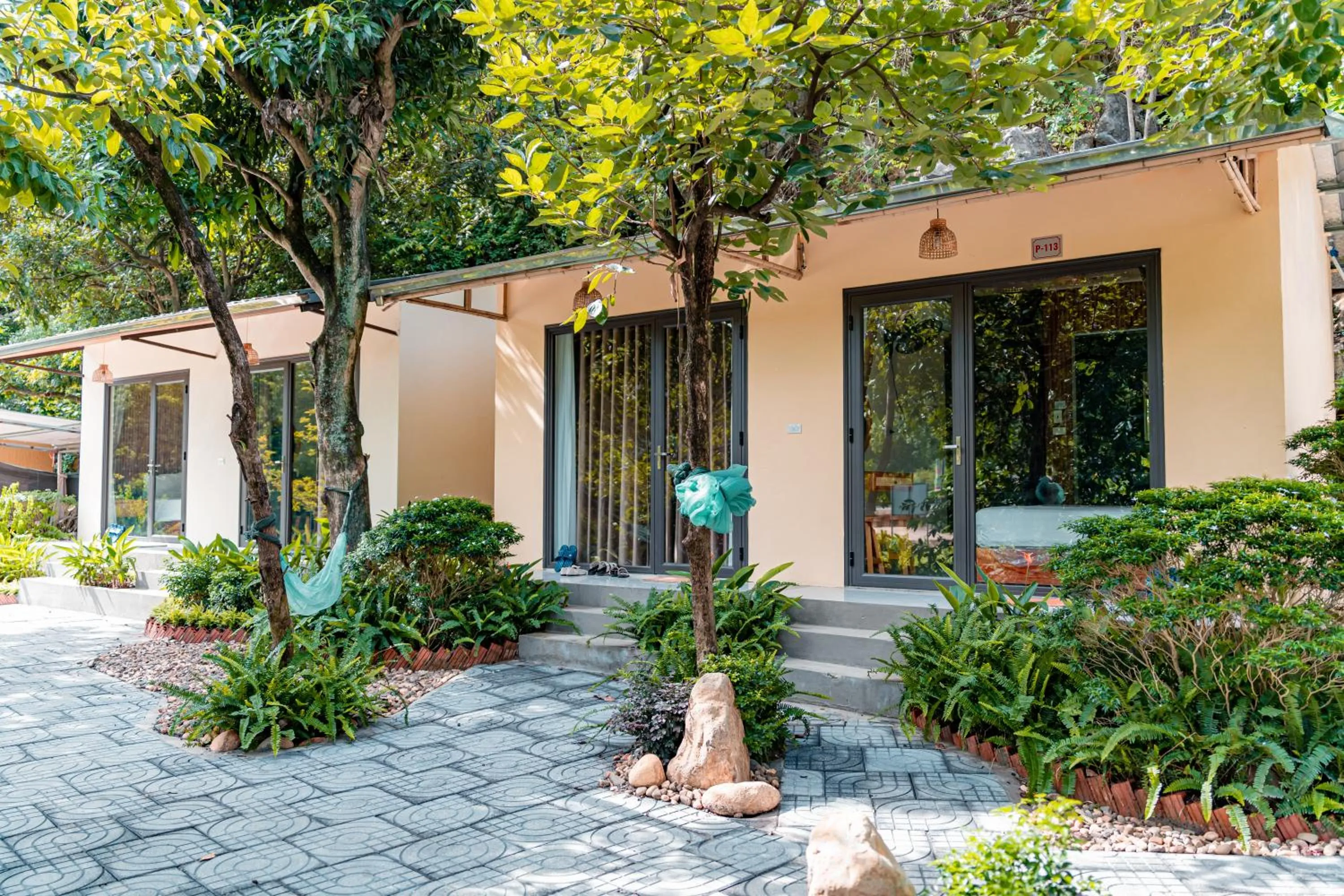 Day in Trang An Freedom Hood