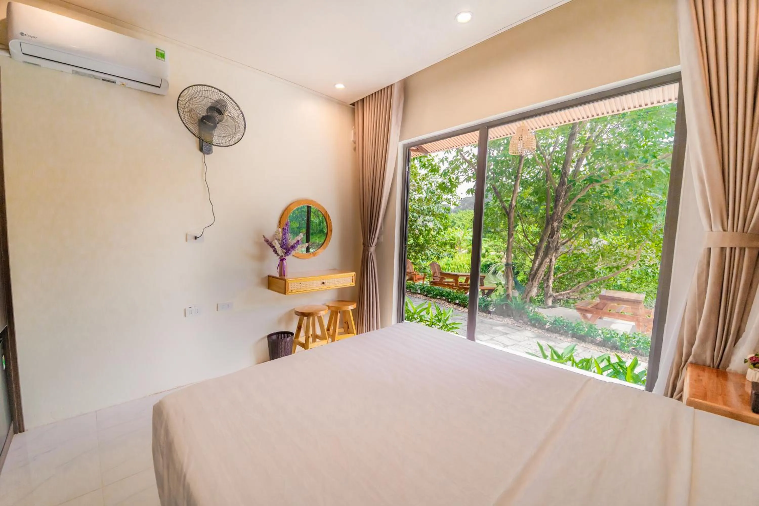 Bed in Trang An Freedom Hood