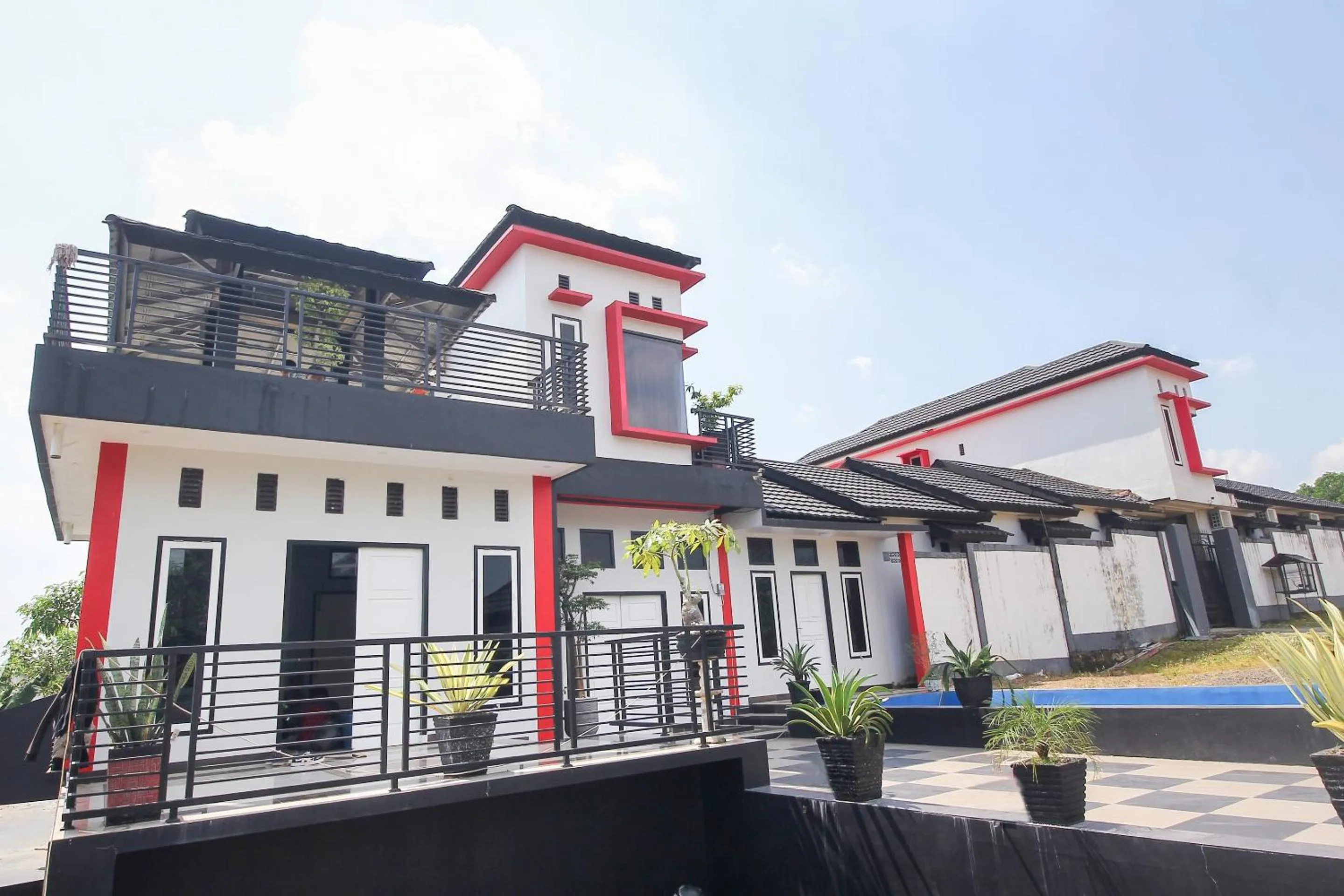 Facade/entrance in OYO 3399 Gea Guest House