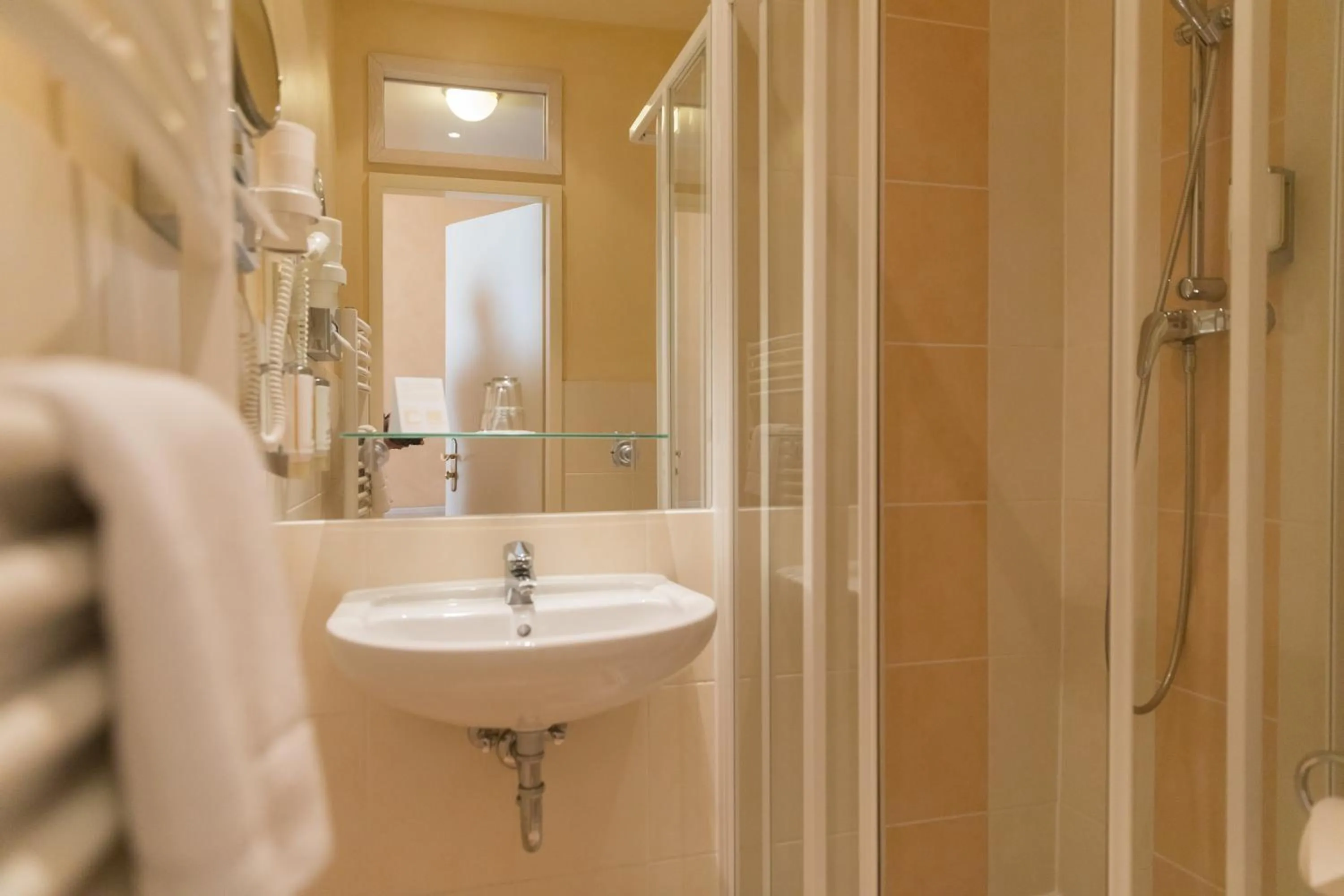 Bathroom in martas Hotel Albrechtshof Berlin