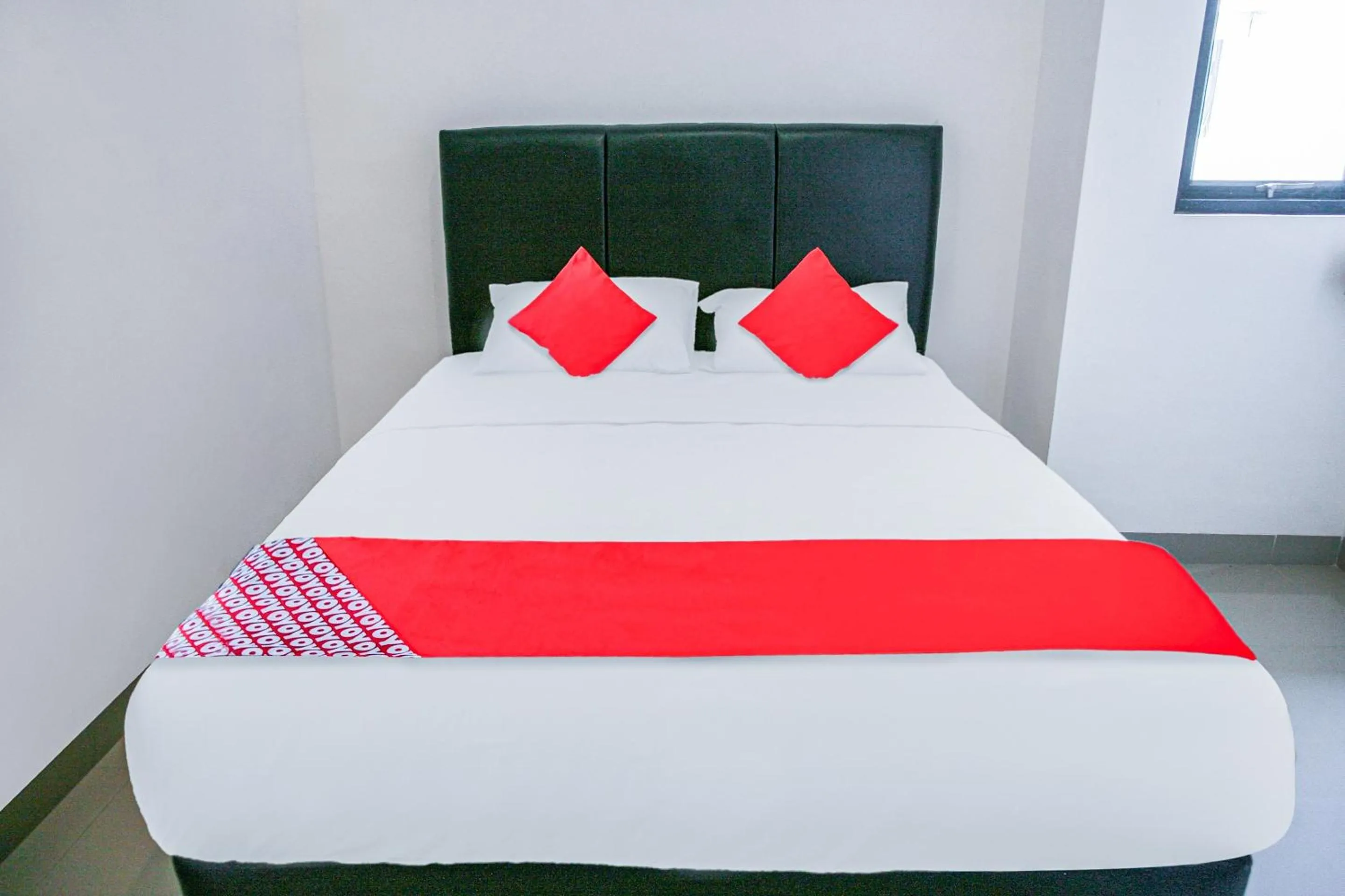 Bedroom in Hotel O Pasir Padi Inn Syariah