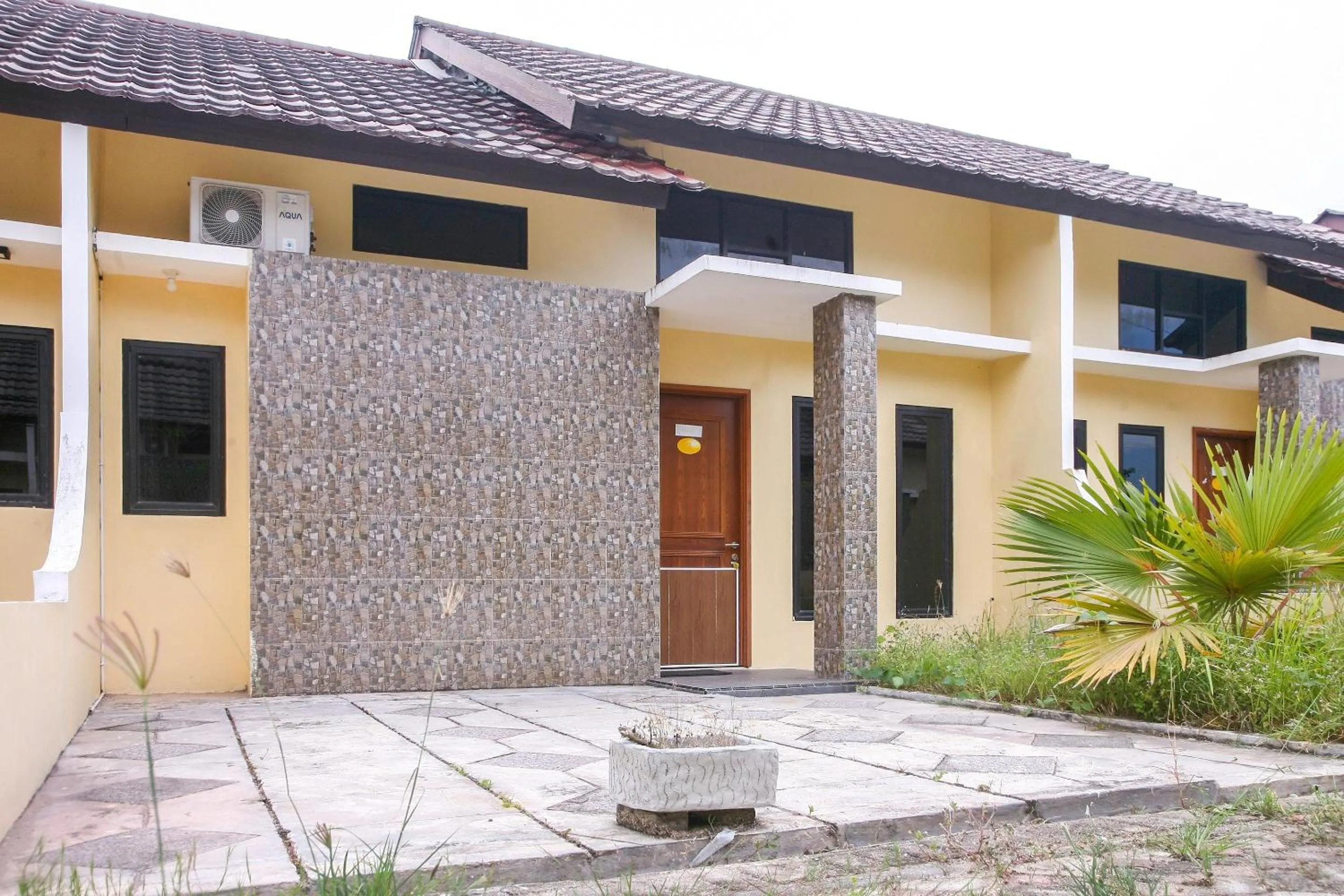 Property building in Hotel O Pasir Padi Inn Syariah
