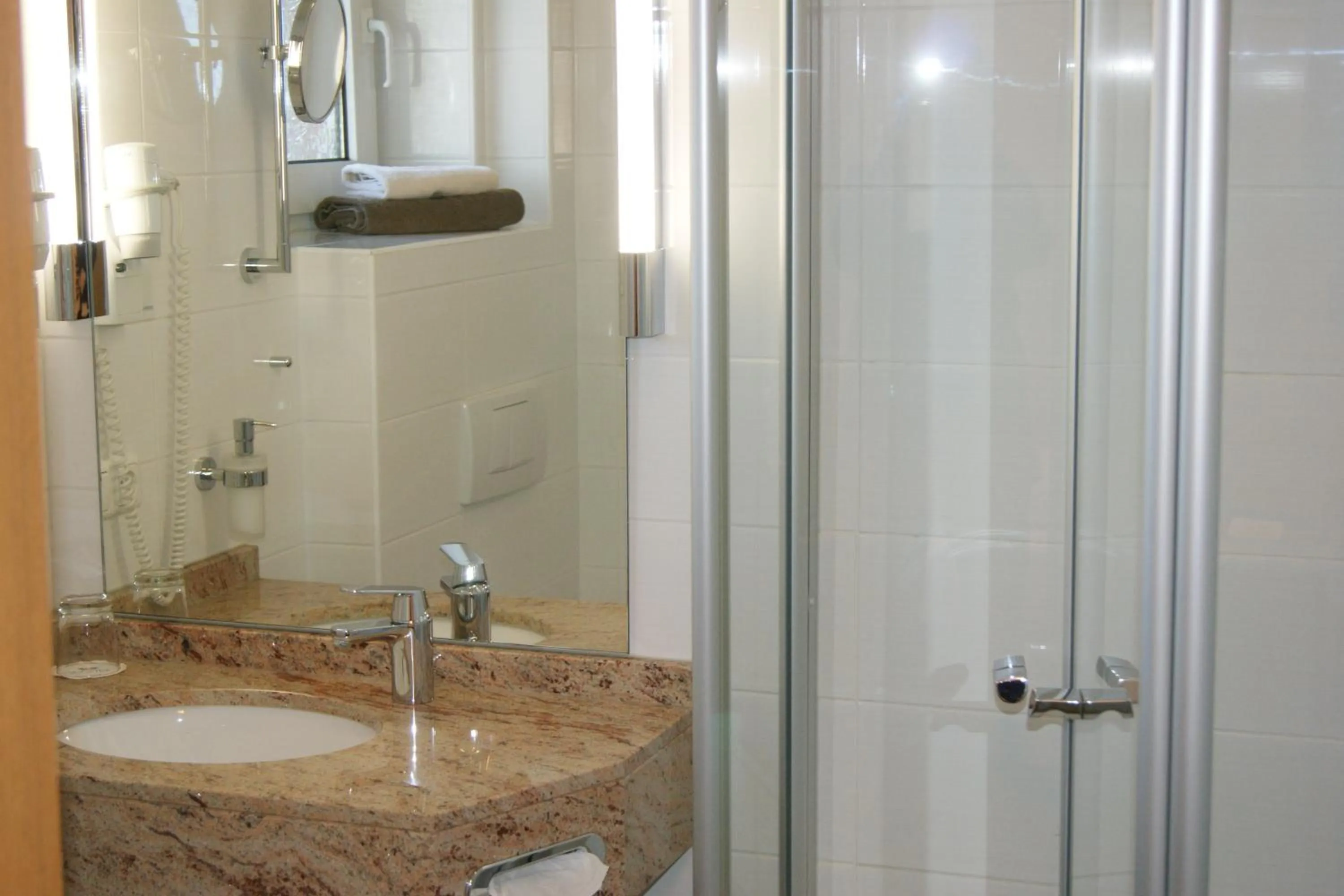 Bathroom in Land-gut-Hotel Allerhof