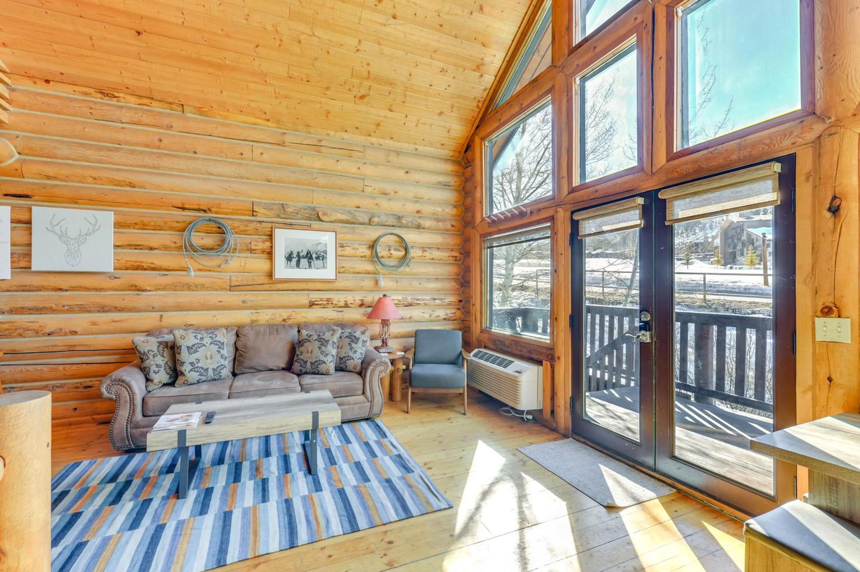 Cozy Mountain Condo Across From Snow King Ski Mtn!