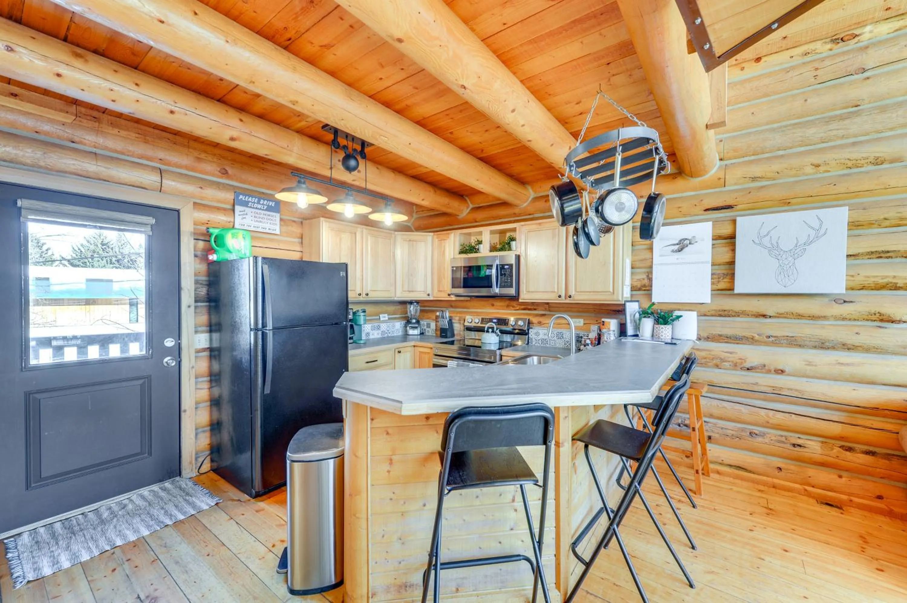 Cozy Mountain Condo Across From Snow King Ski Mtn!