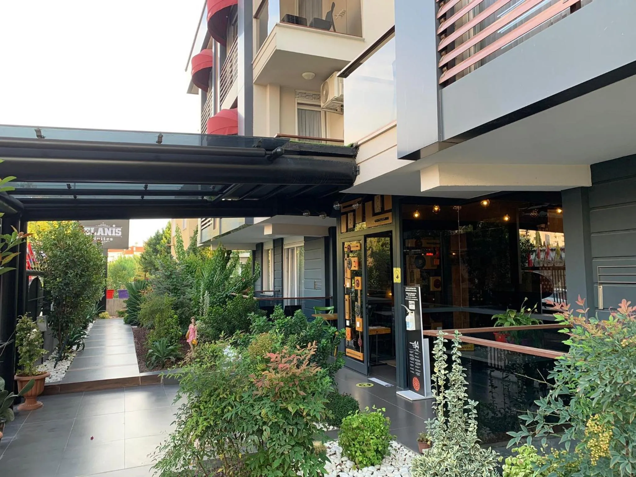 Garden in Elanis Suites