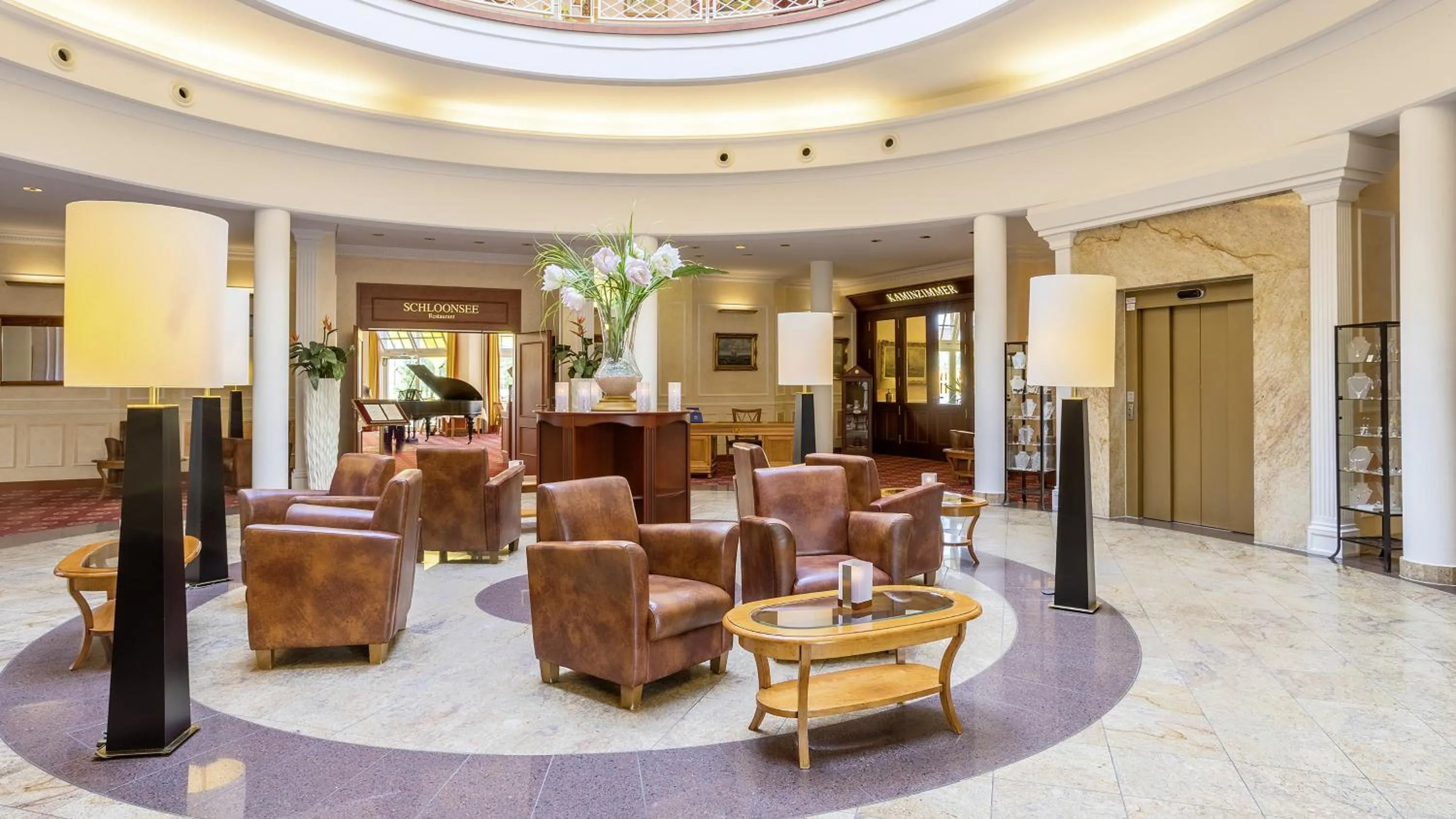 Lobby or reception in Hotel zur Post - ein Rovell Hotel