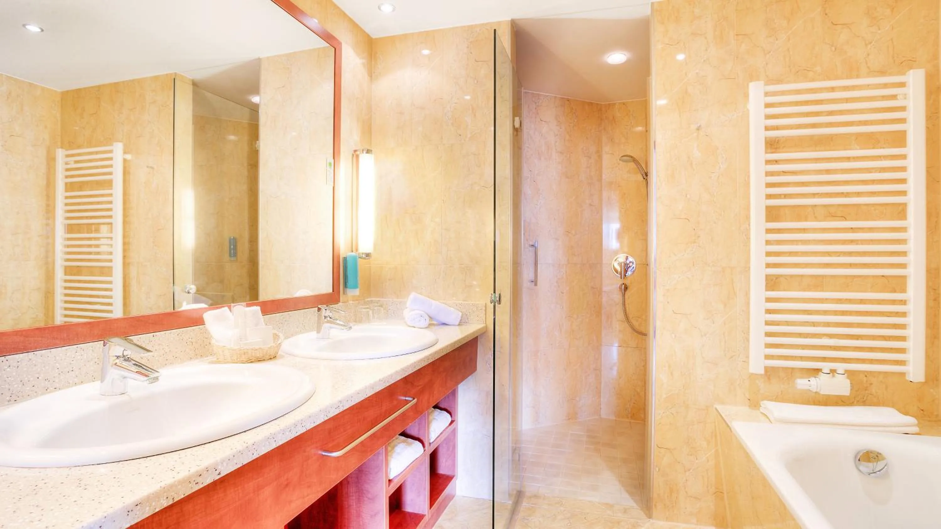 Bathroom in Hotel zur Post - ein Rovell Hotel