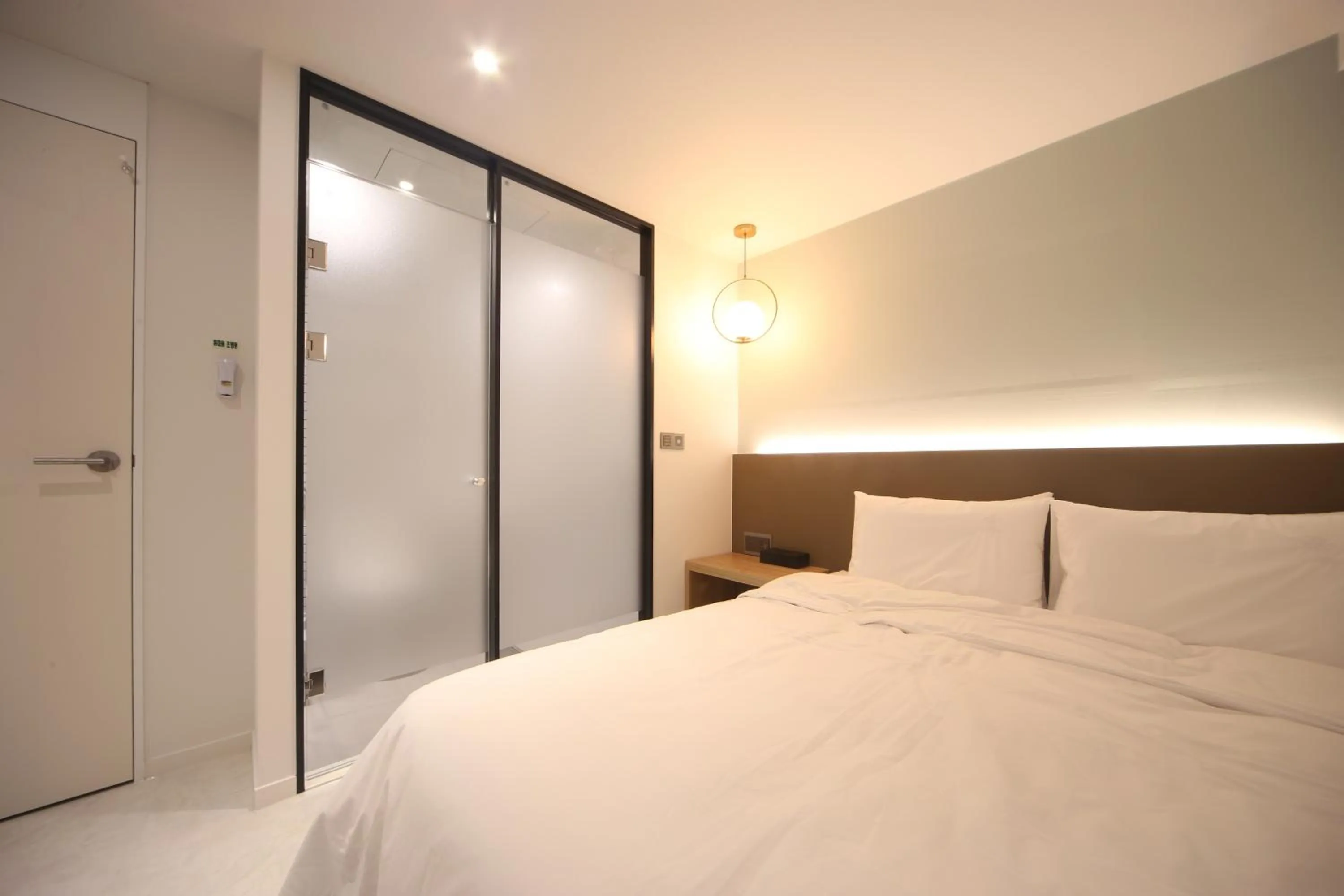 Photo of the whole room in Hotel Thegrang Daeyeon