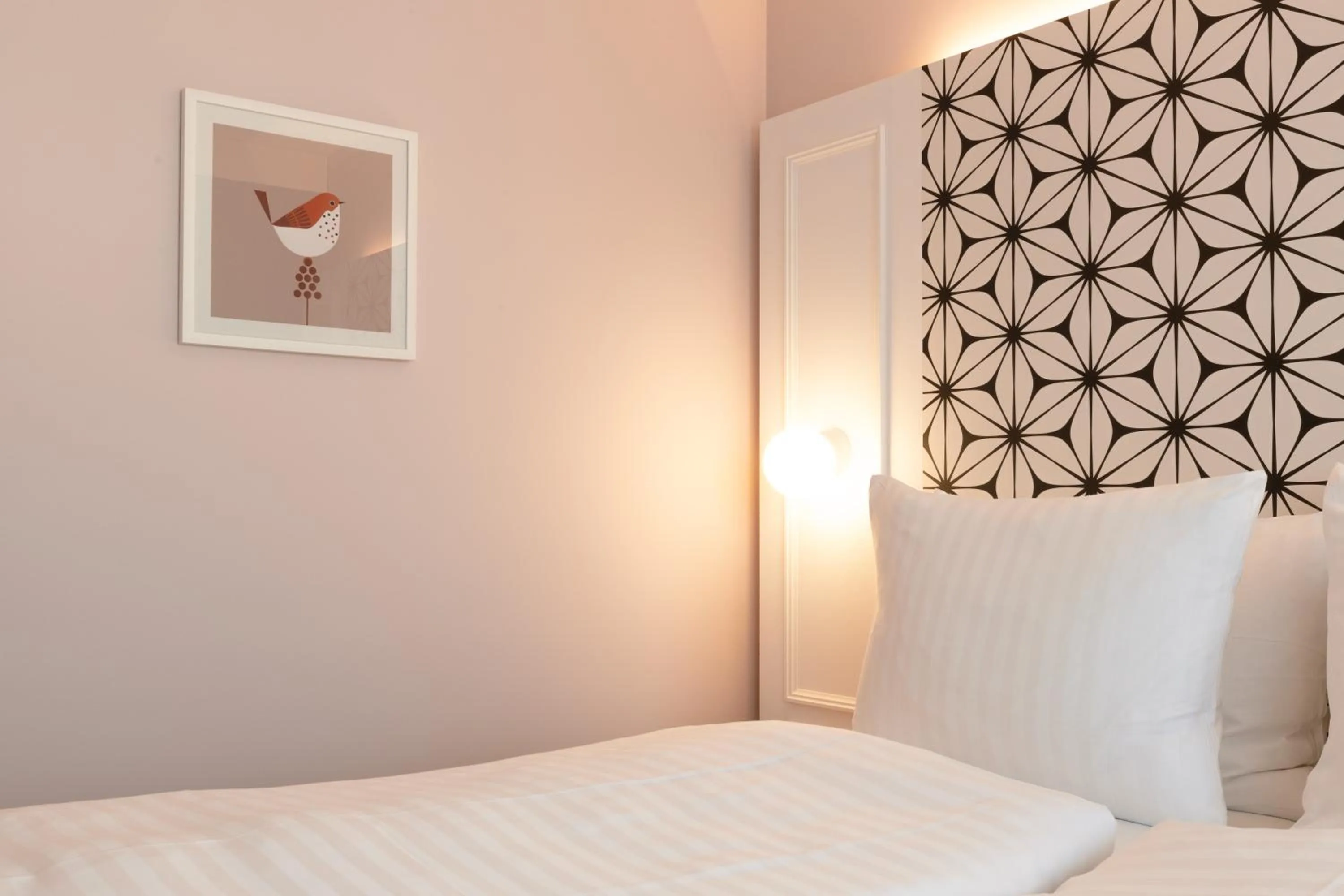 Photo of the whole room, Bed in Garner Hotel Mannheim City by IHG