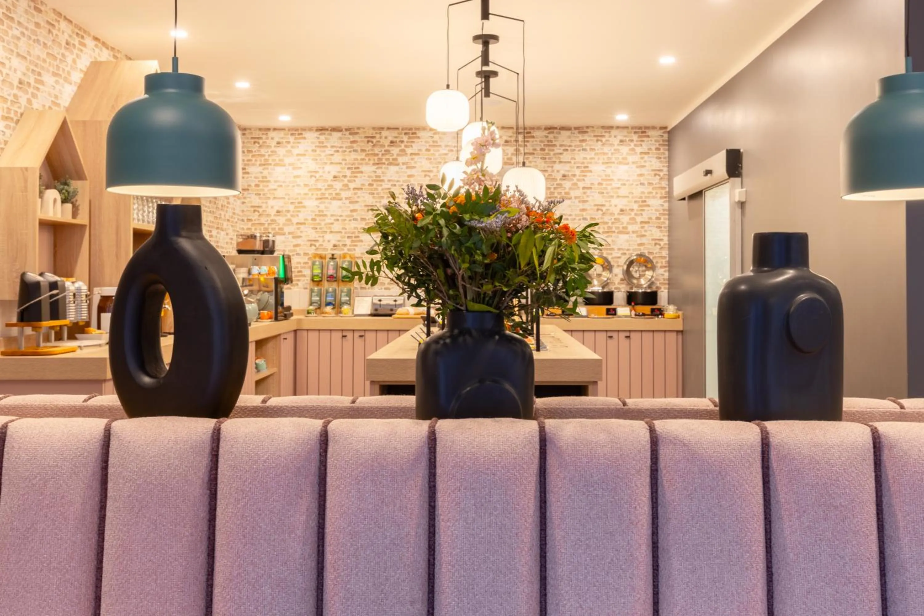 Restaurant/places to eat in Garner Hotel Mannheim City by IHG