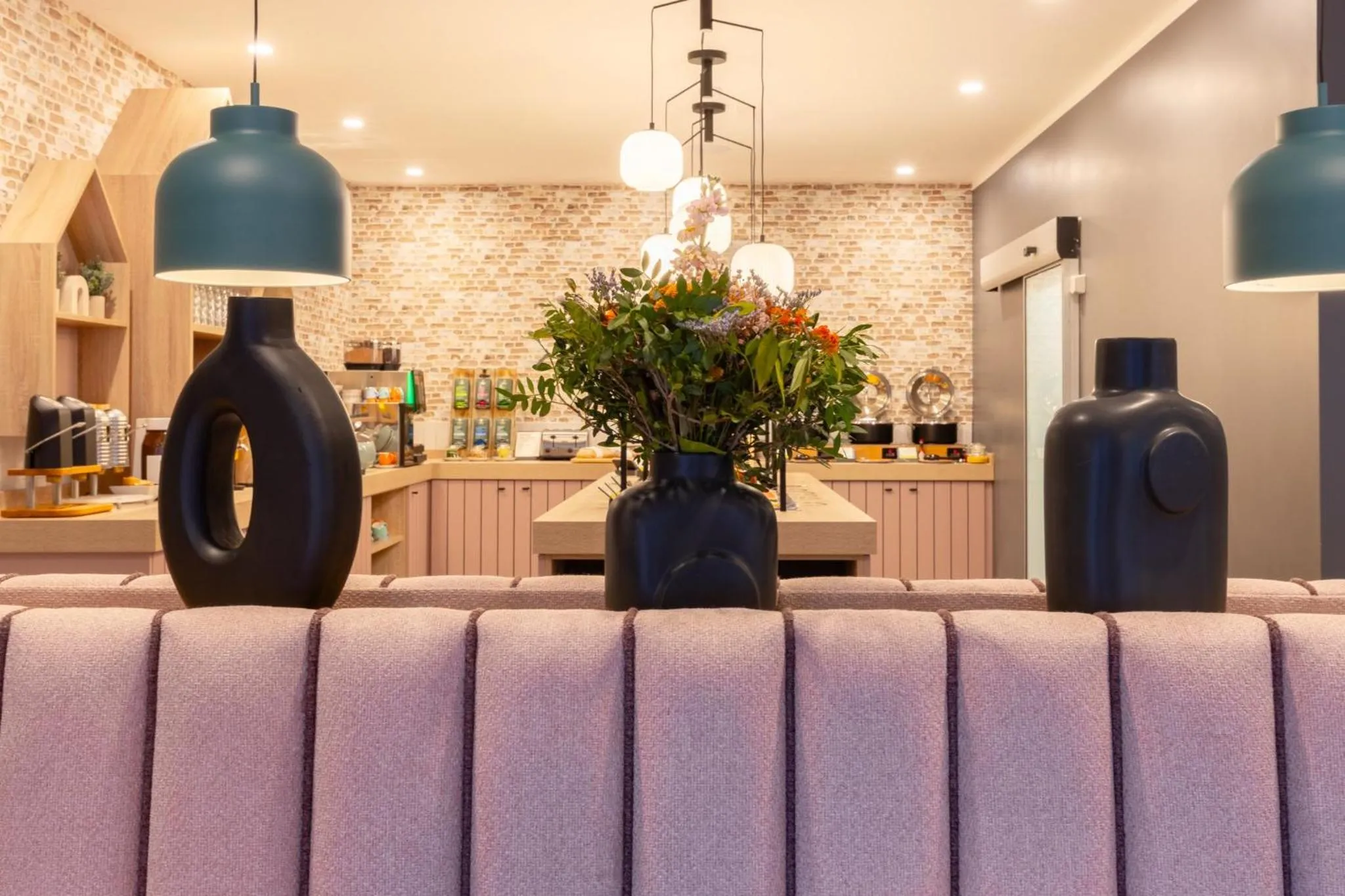 Restaurant/places to eat in Garner Hotel Mannheim City by IHG