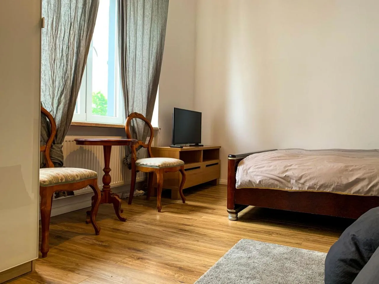 Communal lounge/ TV room, Bed in A&B Willa Klaudyny