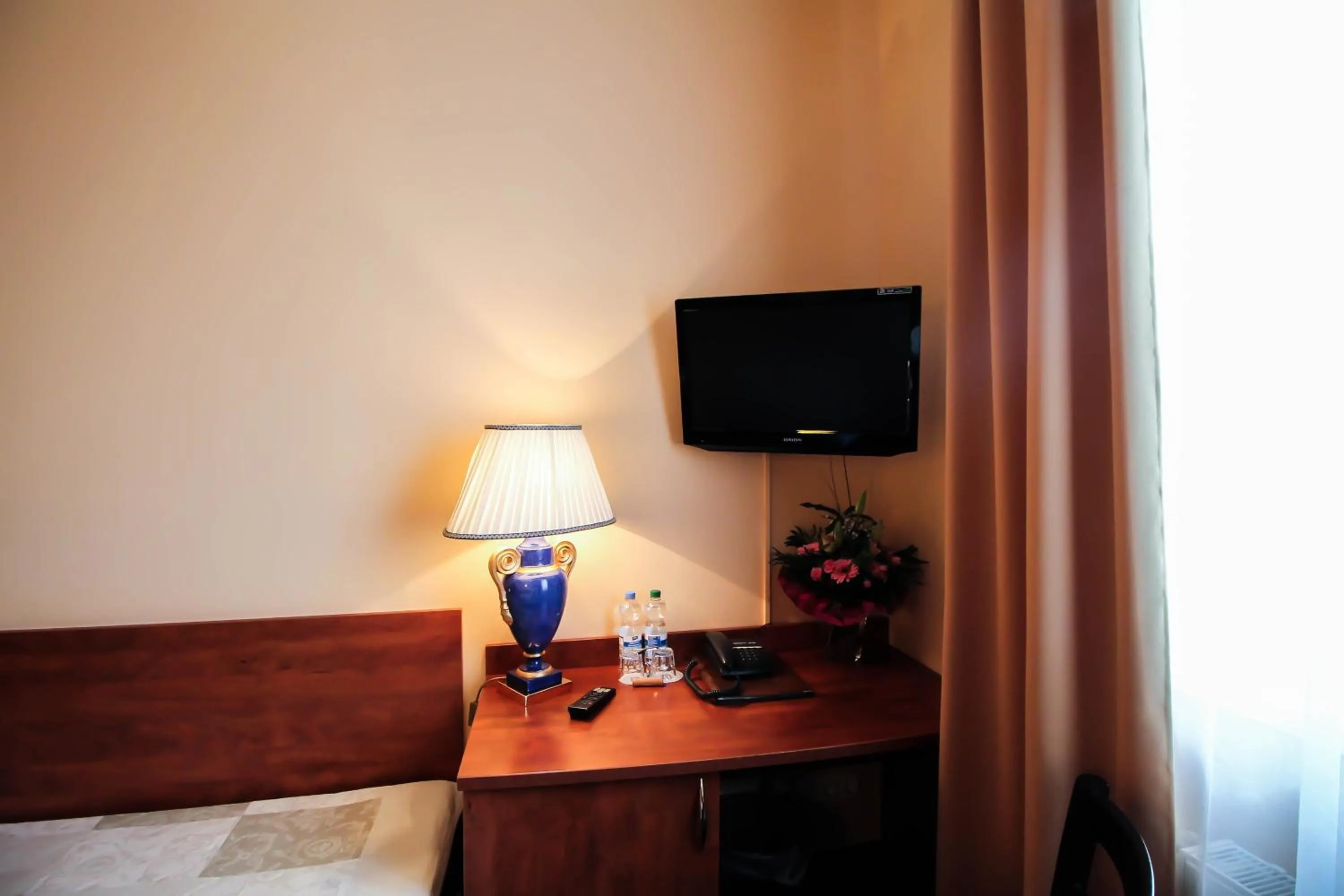 TV and multimedia in Hotel Atrium Charlottenburg