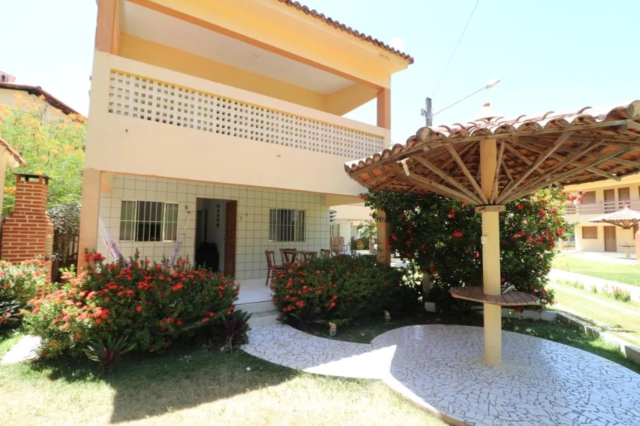 Condomínio na beira mar