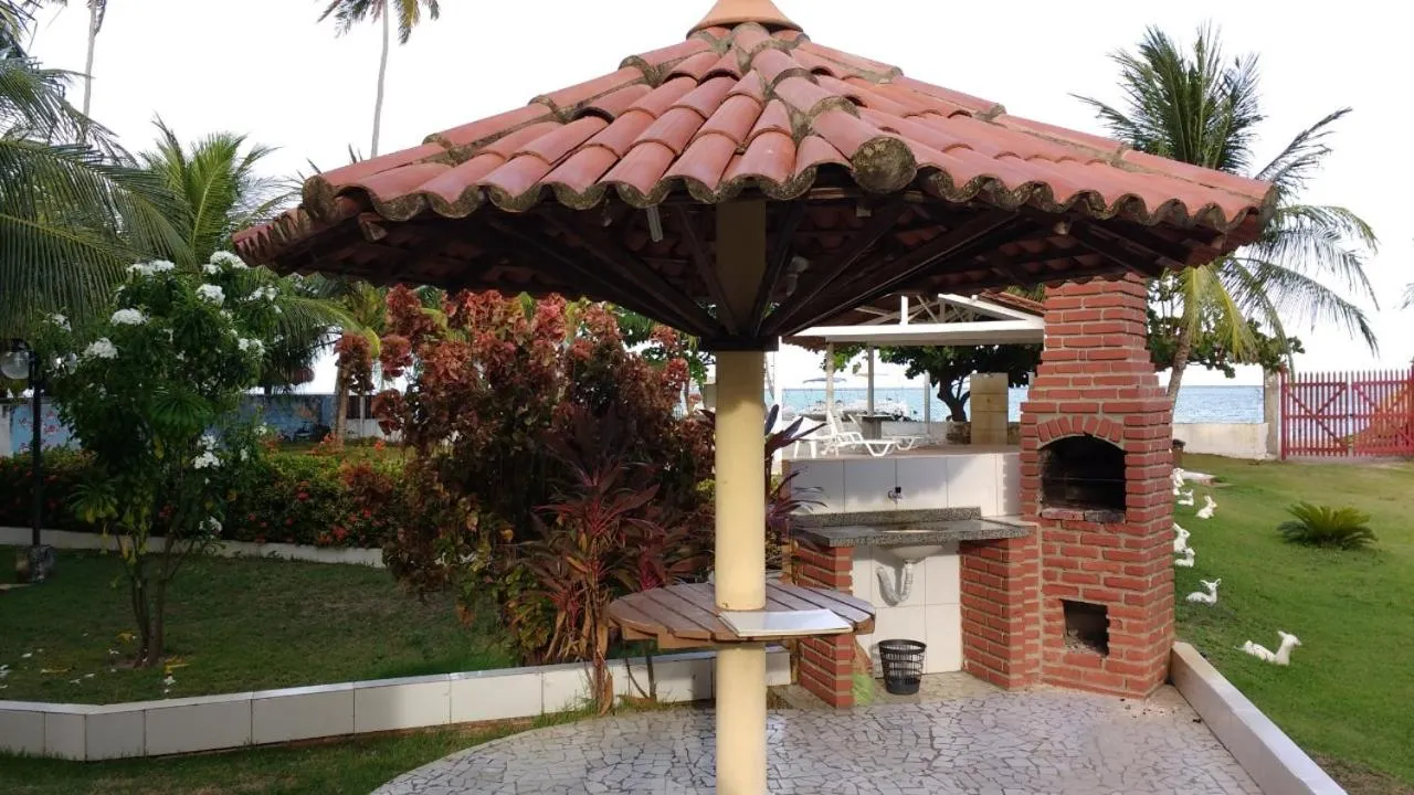 Condomínio na beira mar