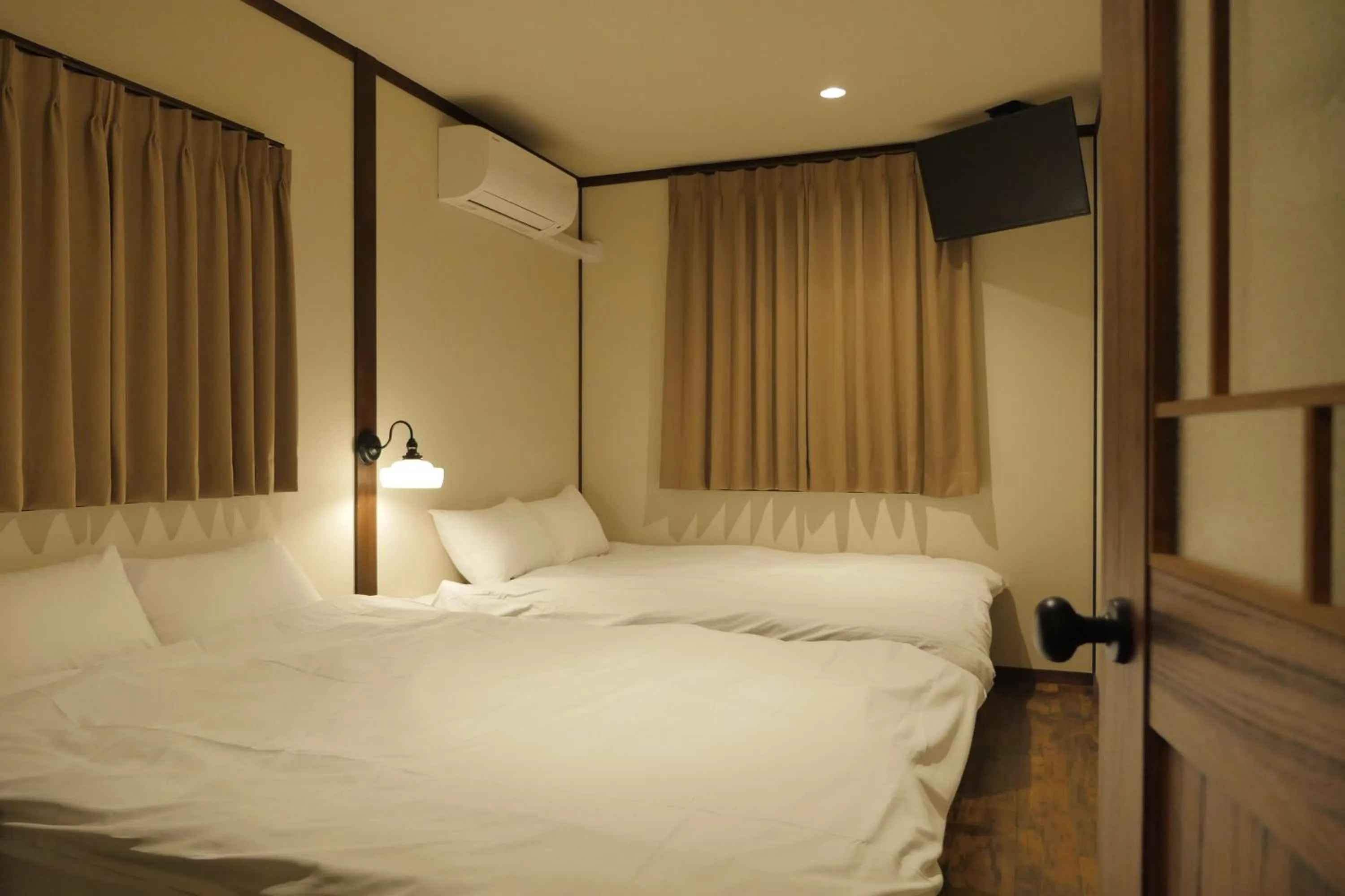 Bedroom, Bed in Hotel S-Presso Ebisu