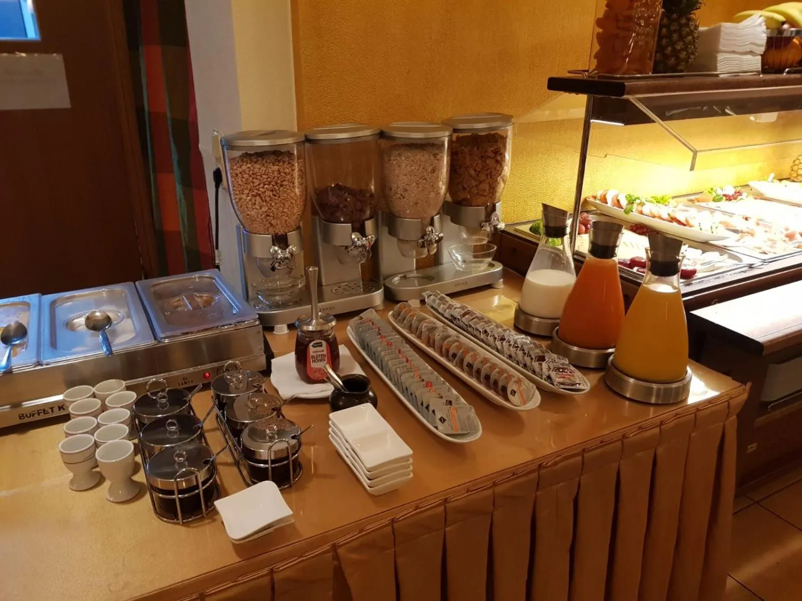 Breakfast in Hotel Drei Kronen