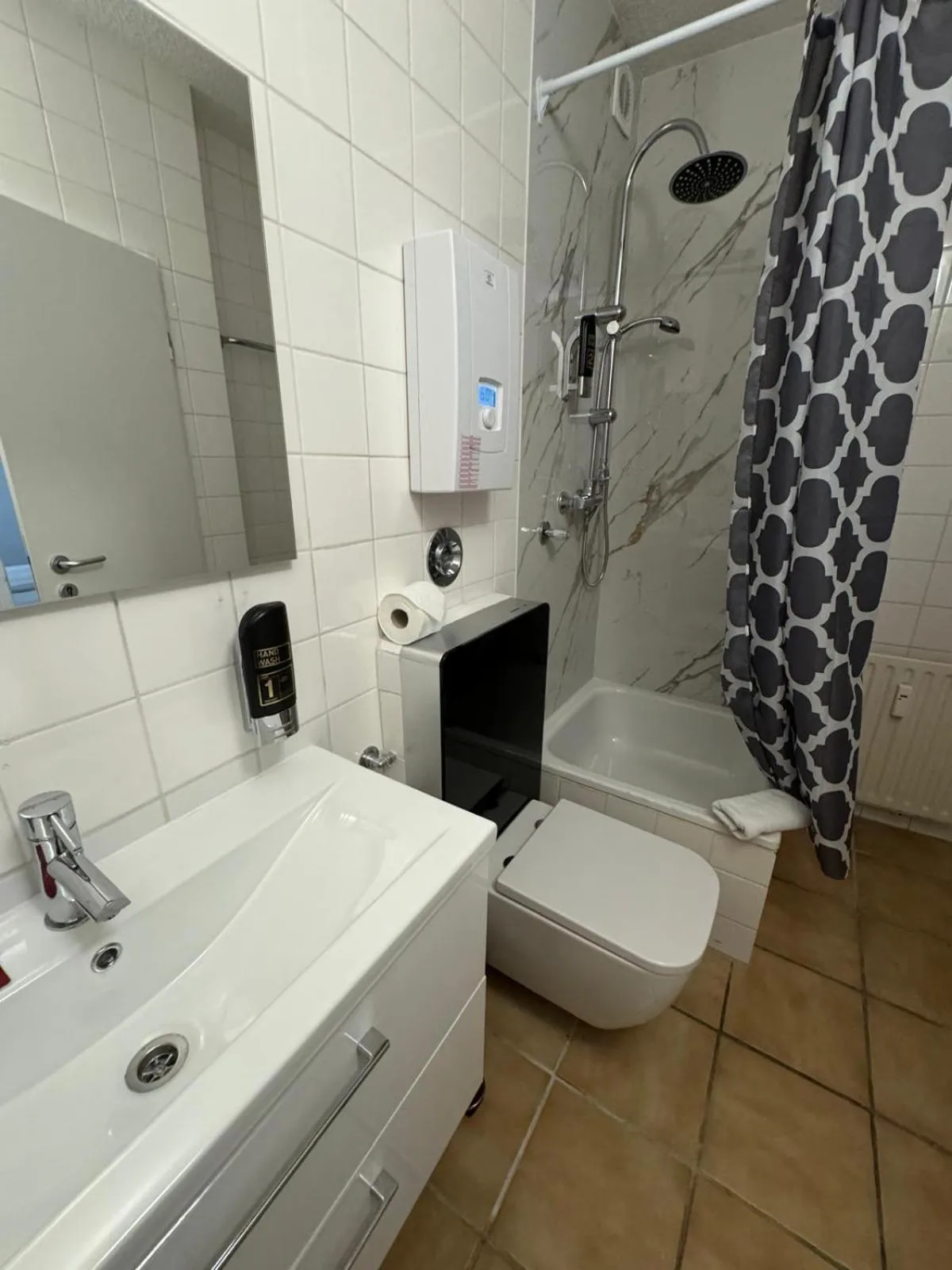 Shower in Hotel Drei Kronen