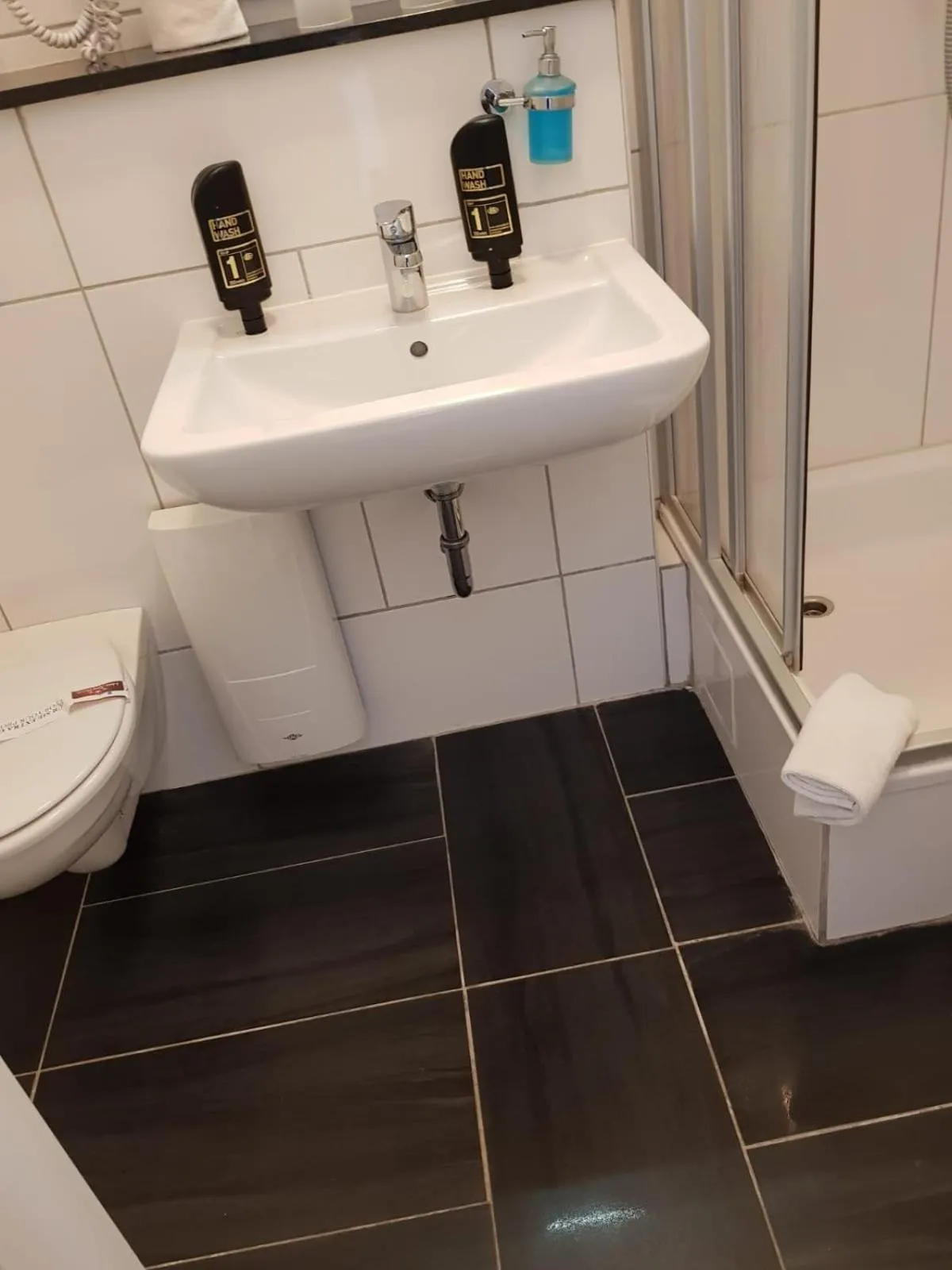 Bathroom in Hotel Drei Kronen