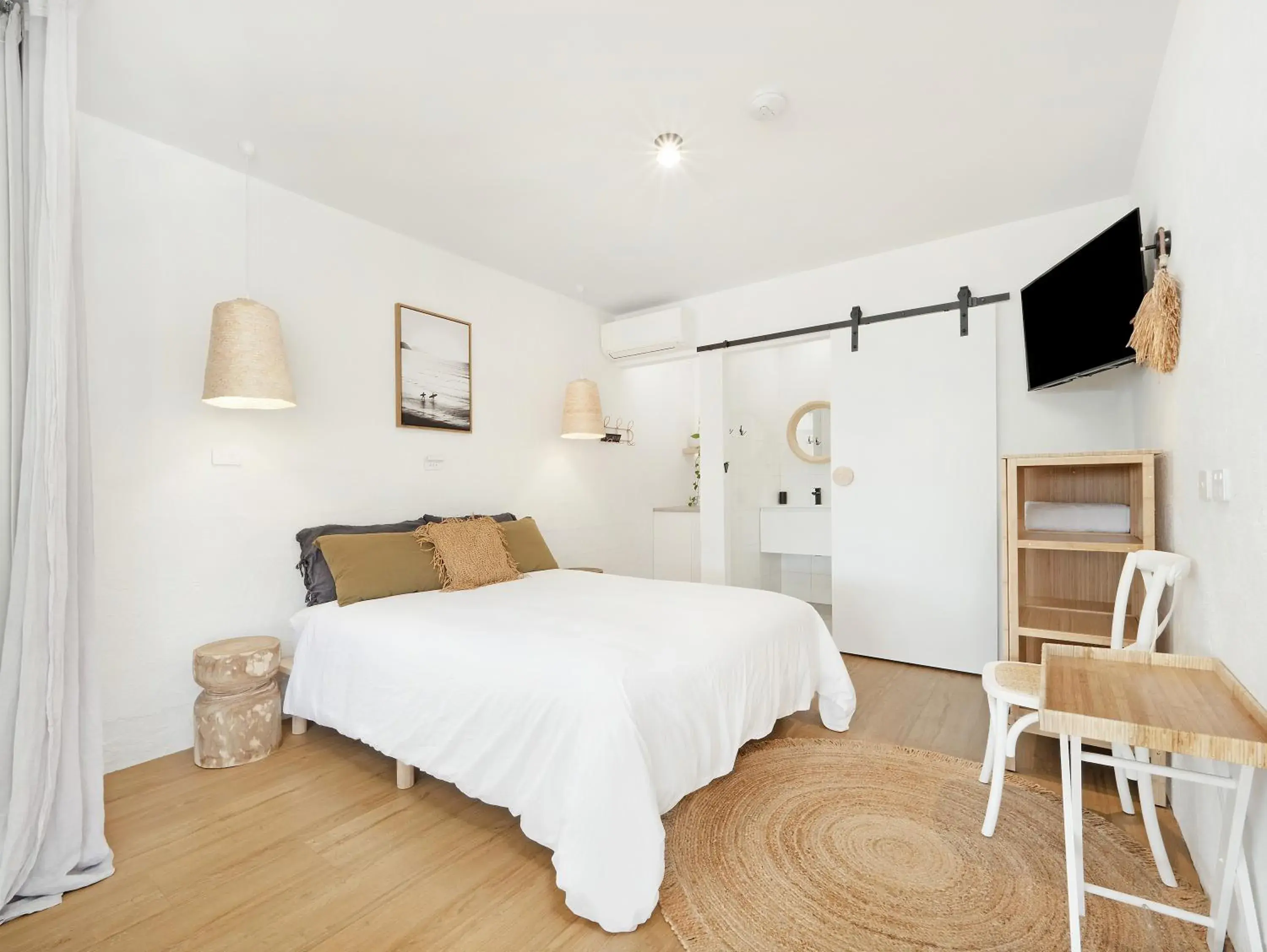 Micro Queen Room - Courtyard View in The Beach Rooms Micro Queen Room - Courtyard View in The Beach Rooms