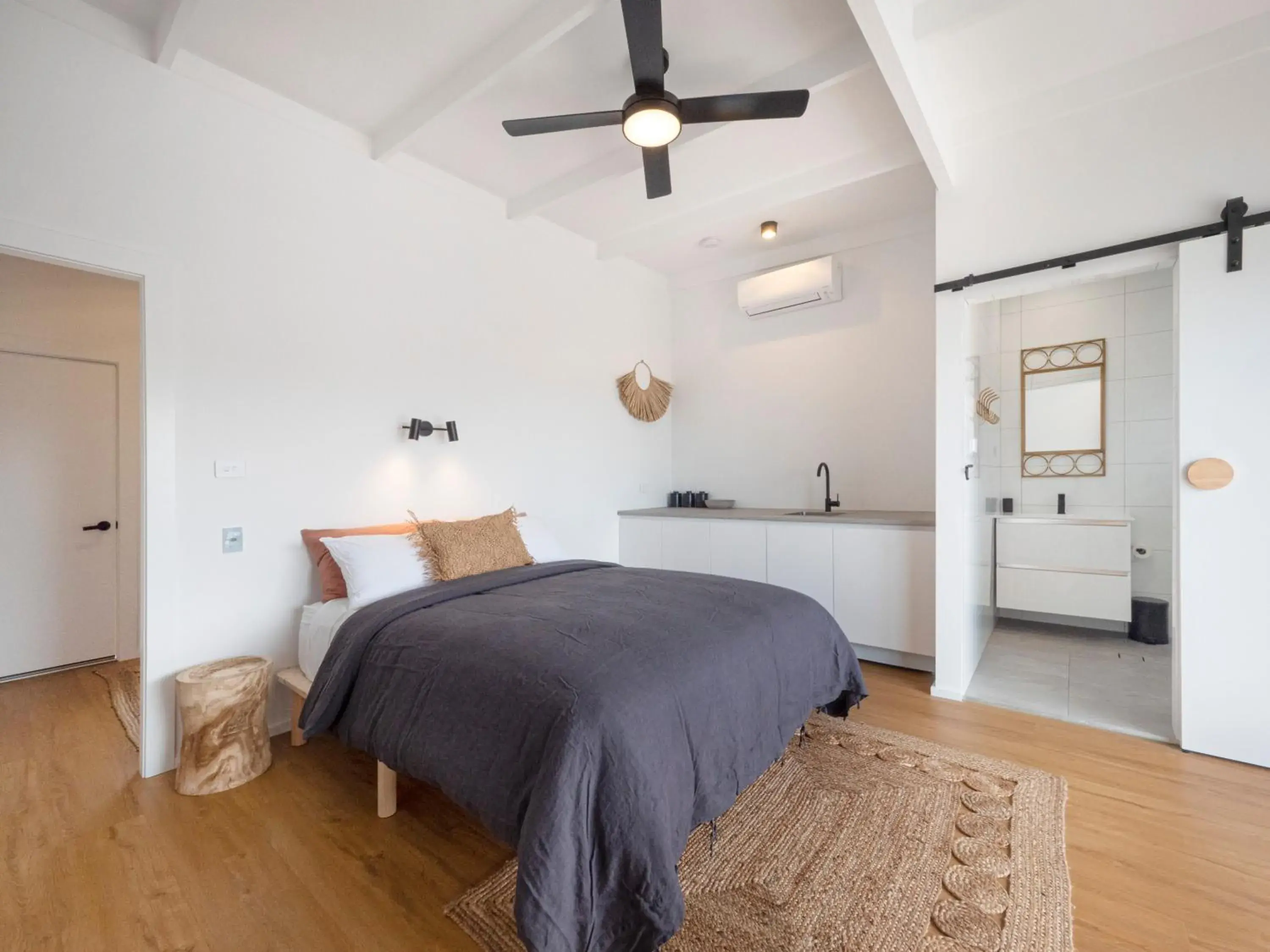 Family Room with Two Rooms and Sea View in The Beach Rooms Family Room with Two Rooms and Sea View in The Beach Rooms