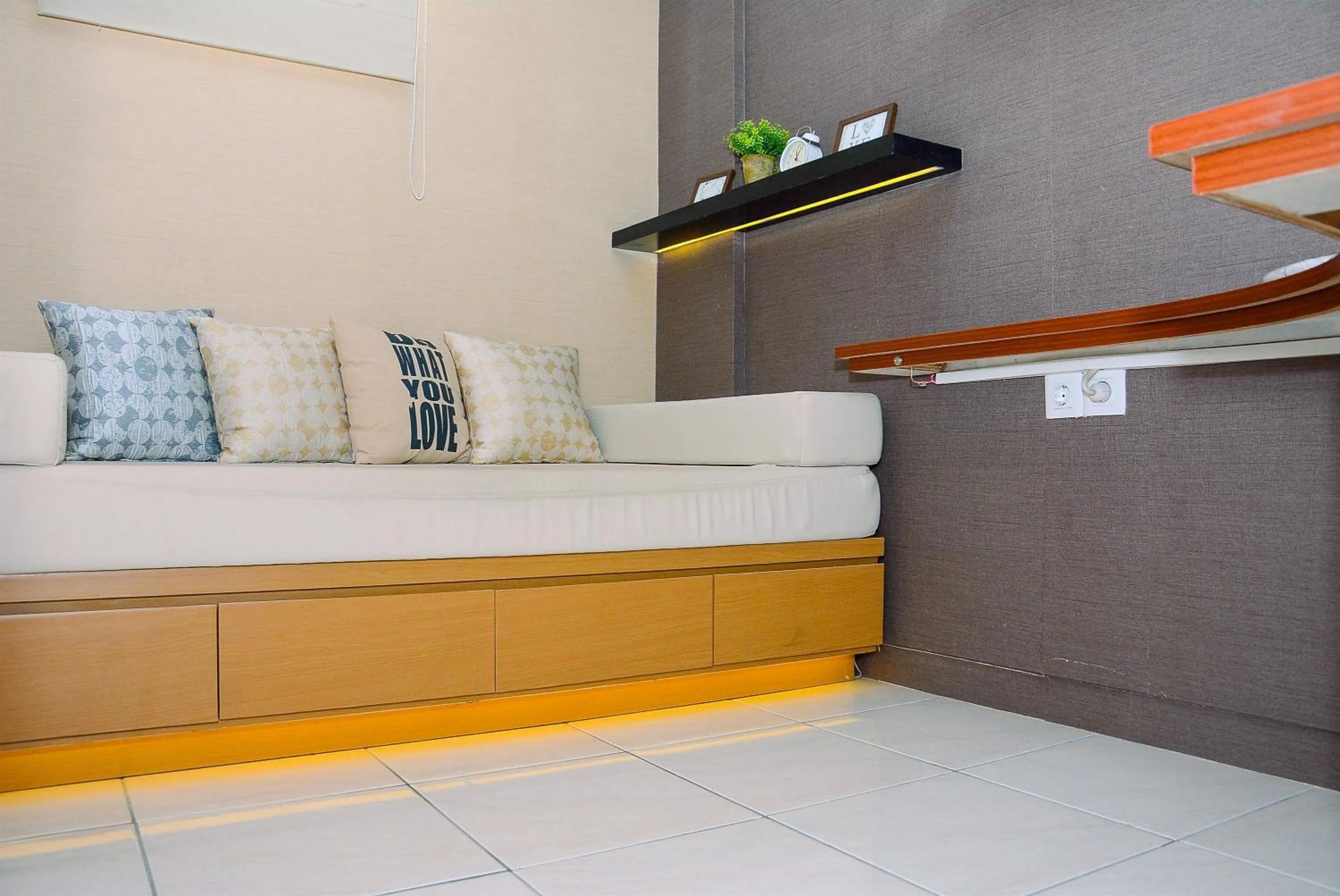 Bed in Comfy and Luxury 3BR Springlake Apartment By Travelio