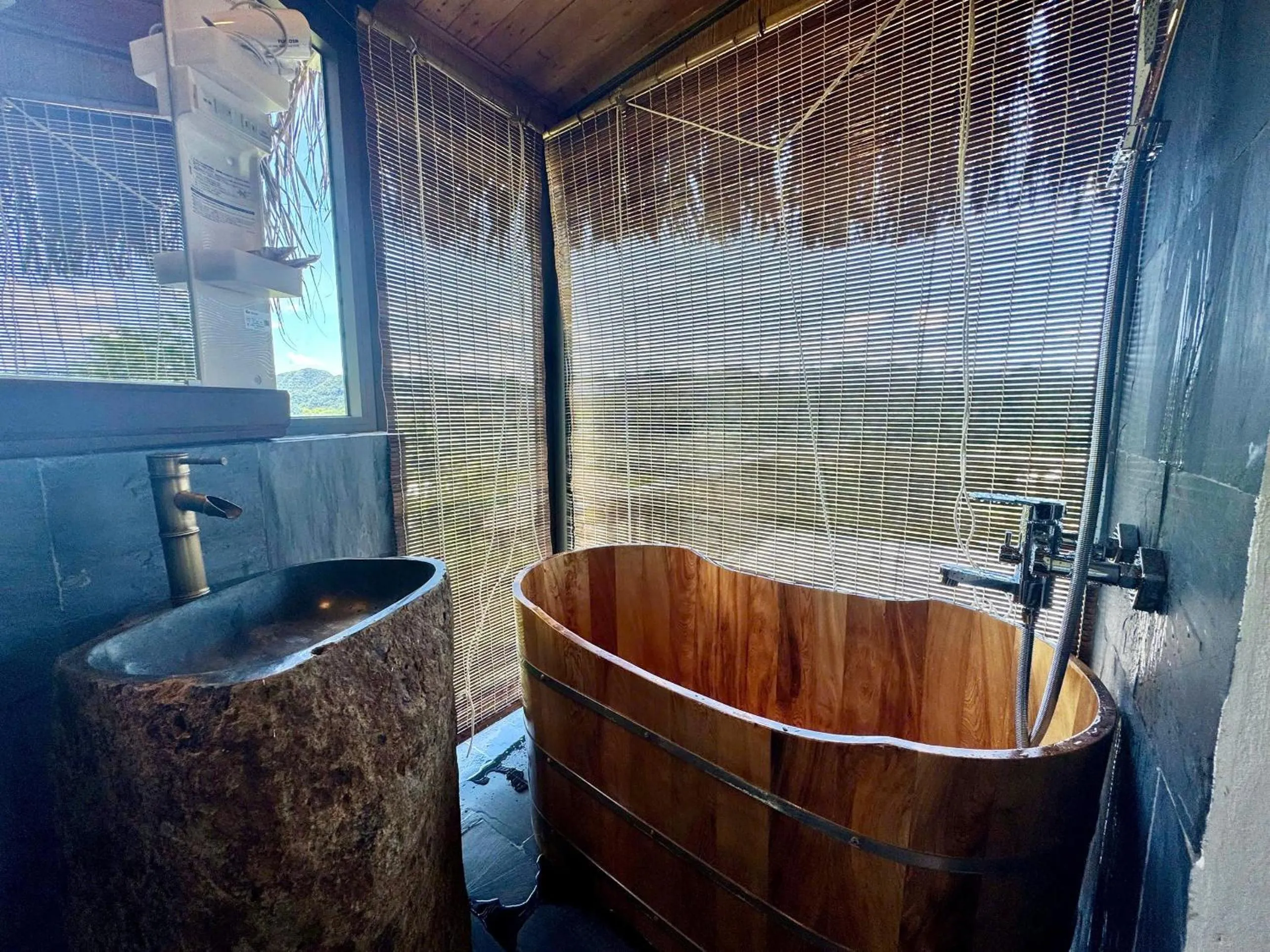 Shower in Pu Luong Jungle Lodge