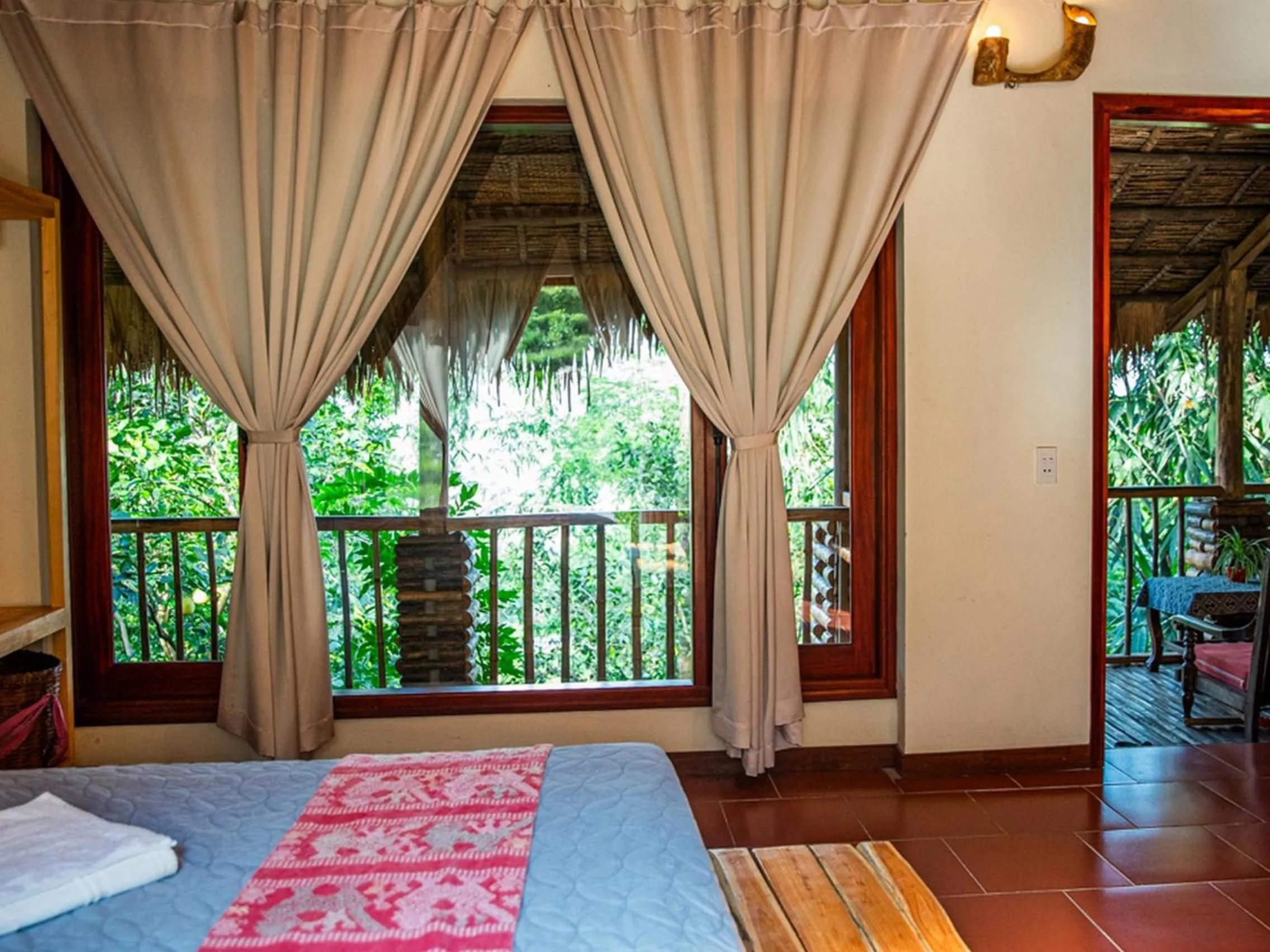 Balcony/Terrace, Bed in Pu Luong Jungle Lodge