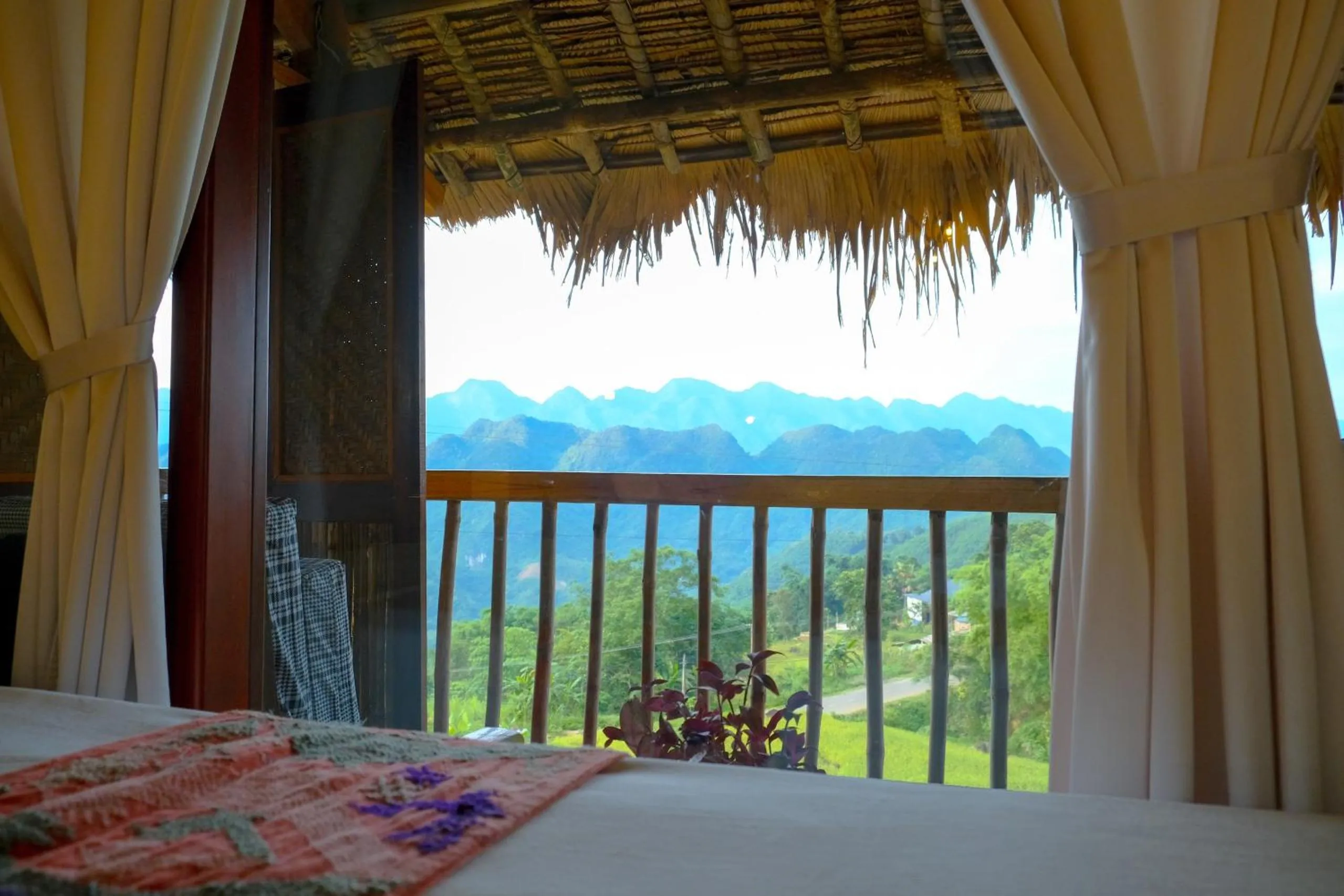 View (from property/room), Bed in Pu Luong Jungle Lodge
