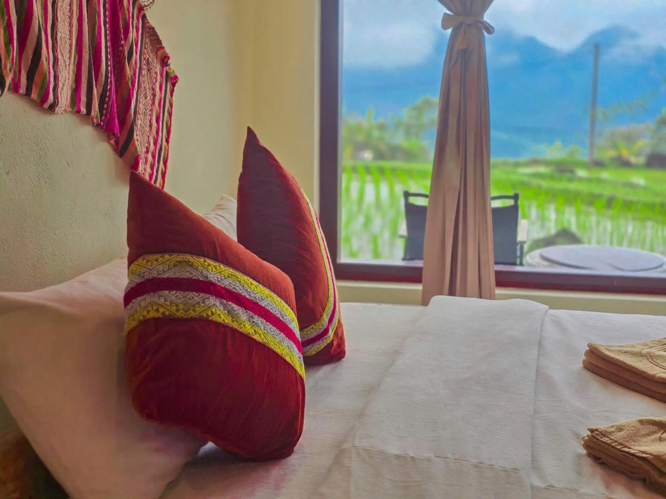 Bed in Pu Luong Jungle Lodge