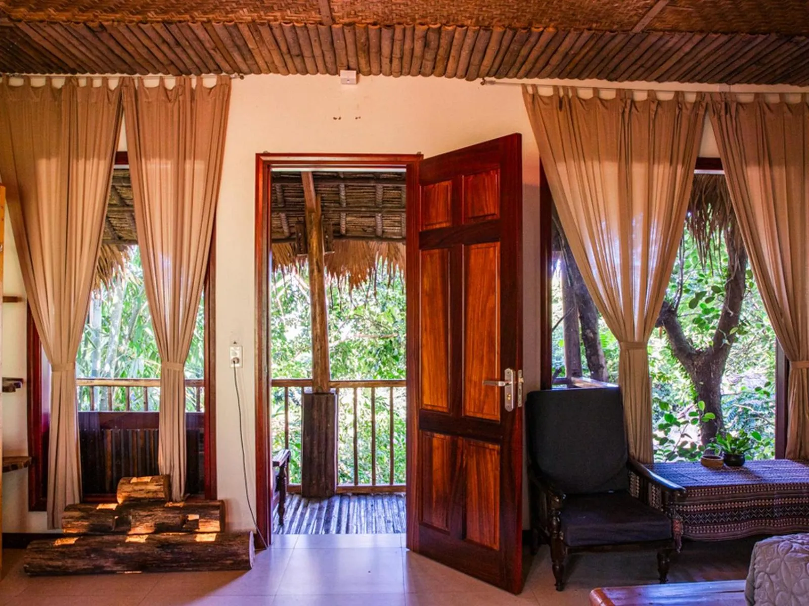 Balcony/Terrace in Pu Luong Jungle Lodge